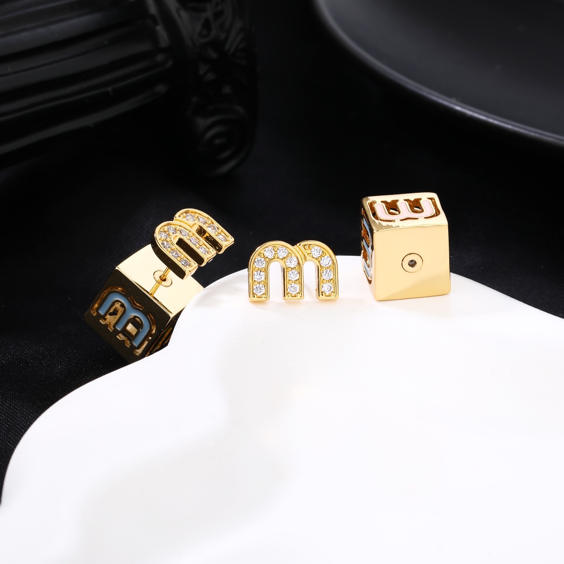Bagsaaa Miu Miu Earrings 03