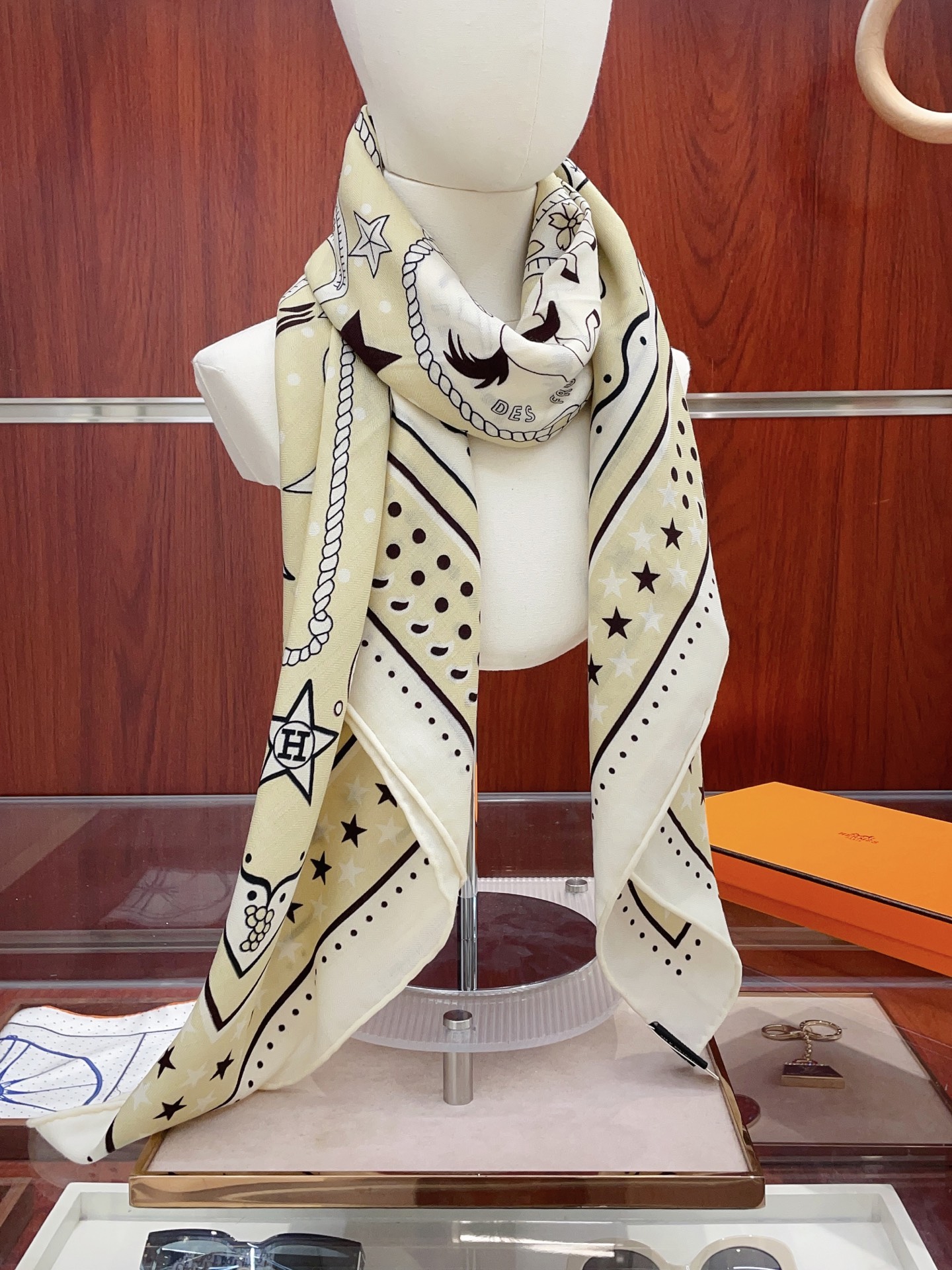 Bagsaaa H**me5 Scarf 140cm*140cm - 01