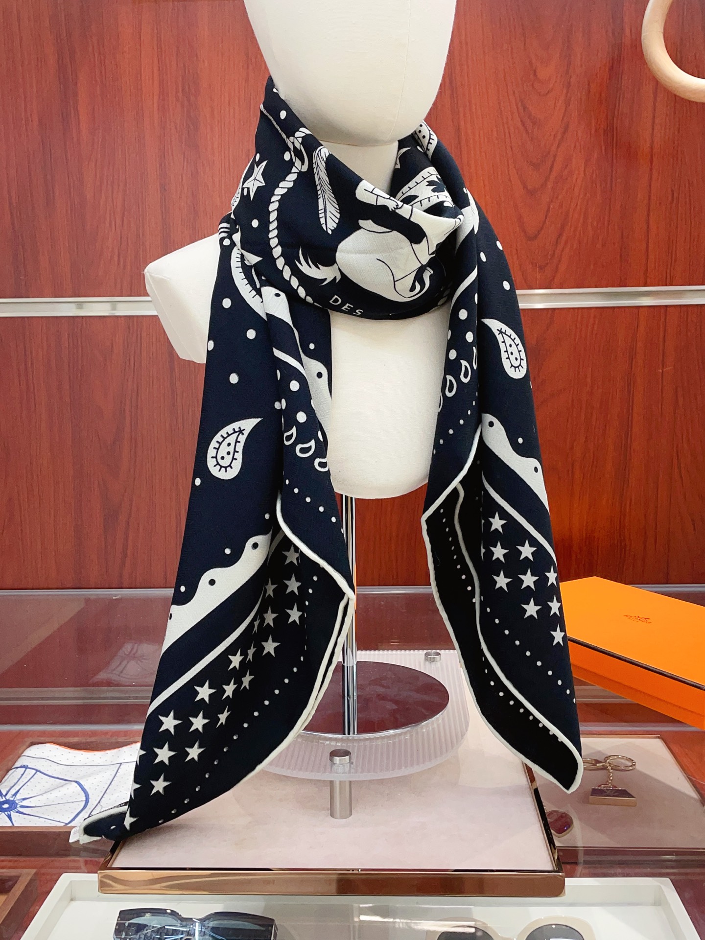 Bagsaaa H**me5 Scarf 140cm*140cm - 02