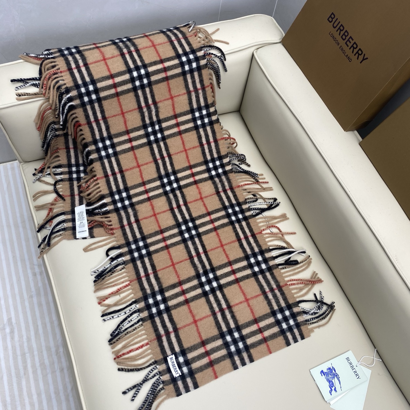 Bagsaaa Bv*b*rry Scarf 155*30cm