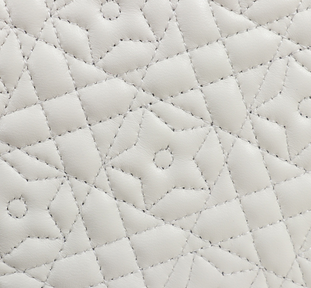 Bagsaa Small Lady D10r Bag White Cannage Lambskin with Star Motif - 20cm