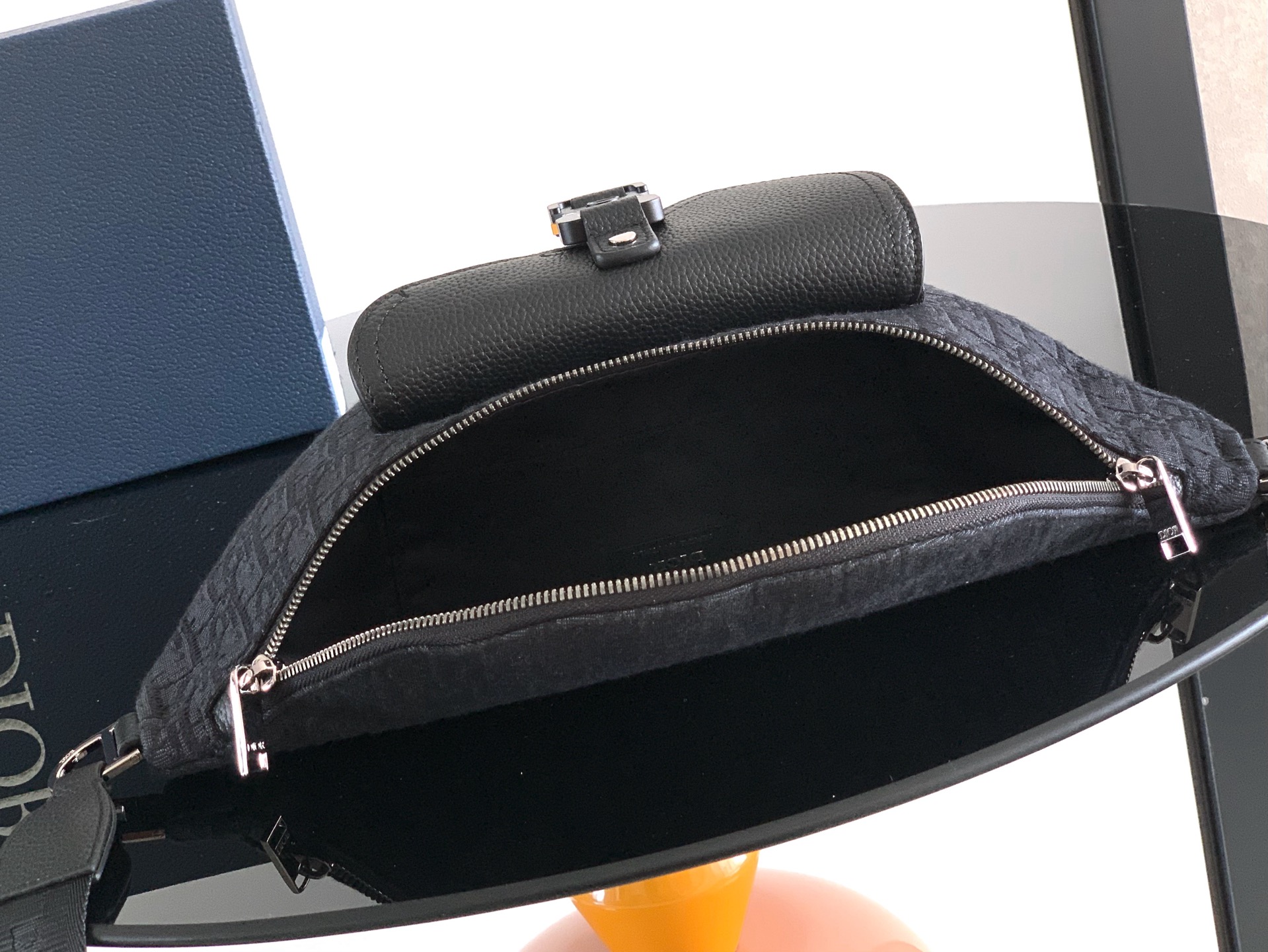 Bagsaaa D10r Saddle Belt Bag Black D10r Oblique Jacquard and Black Grained Calfskin - 39cm