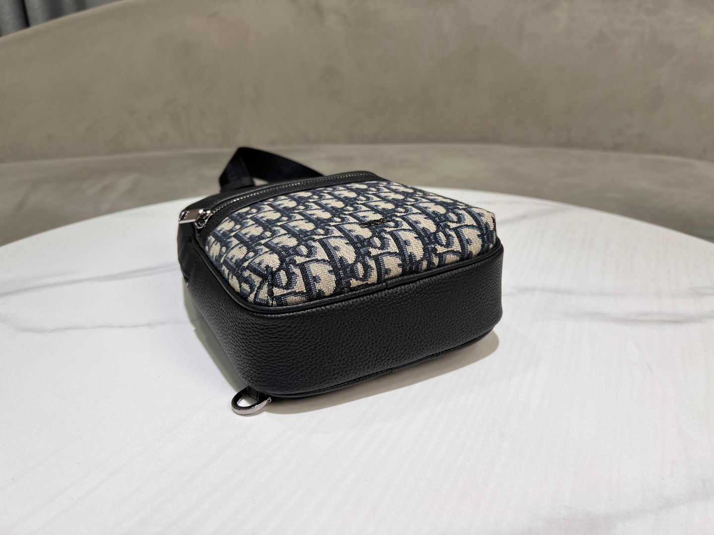 Bagsaaa D10r Rider 2.0 Sling Bag Beige and Black D10r Oblique Jacquard with Black Grained Calfskin - 26cm