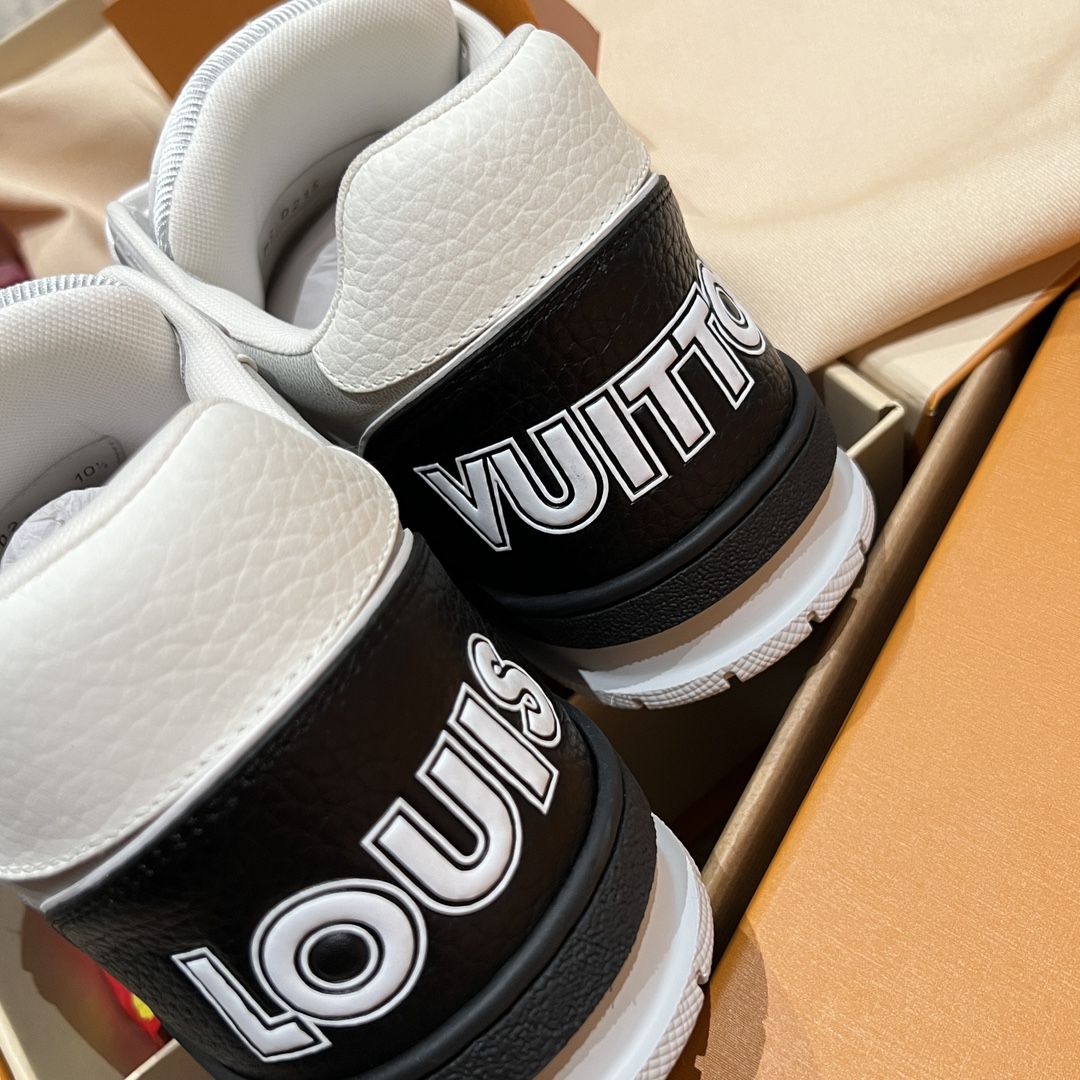Bagsaaa LV Trainer Sneaker Black & White