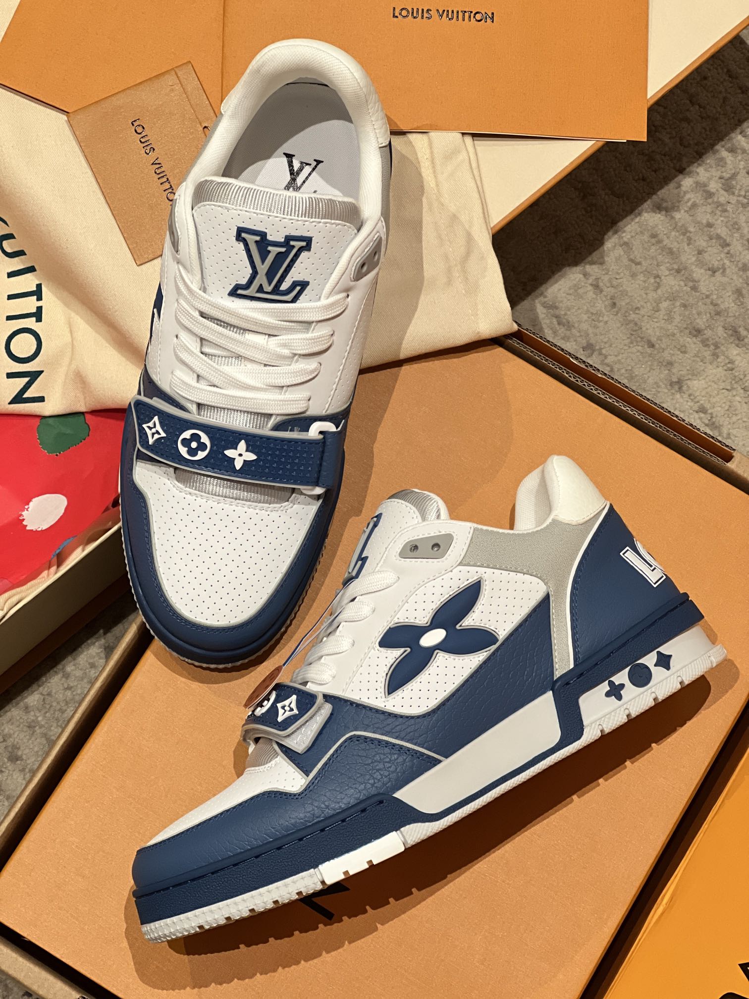 Bagsaaa LV Trainer Sneaker Blue & White