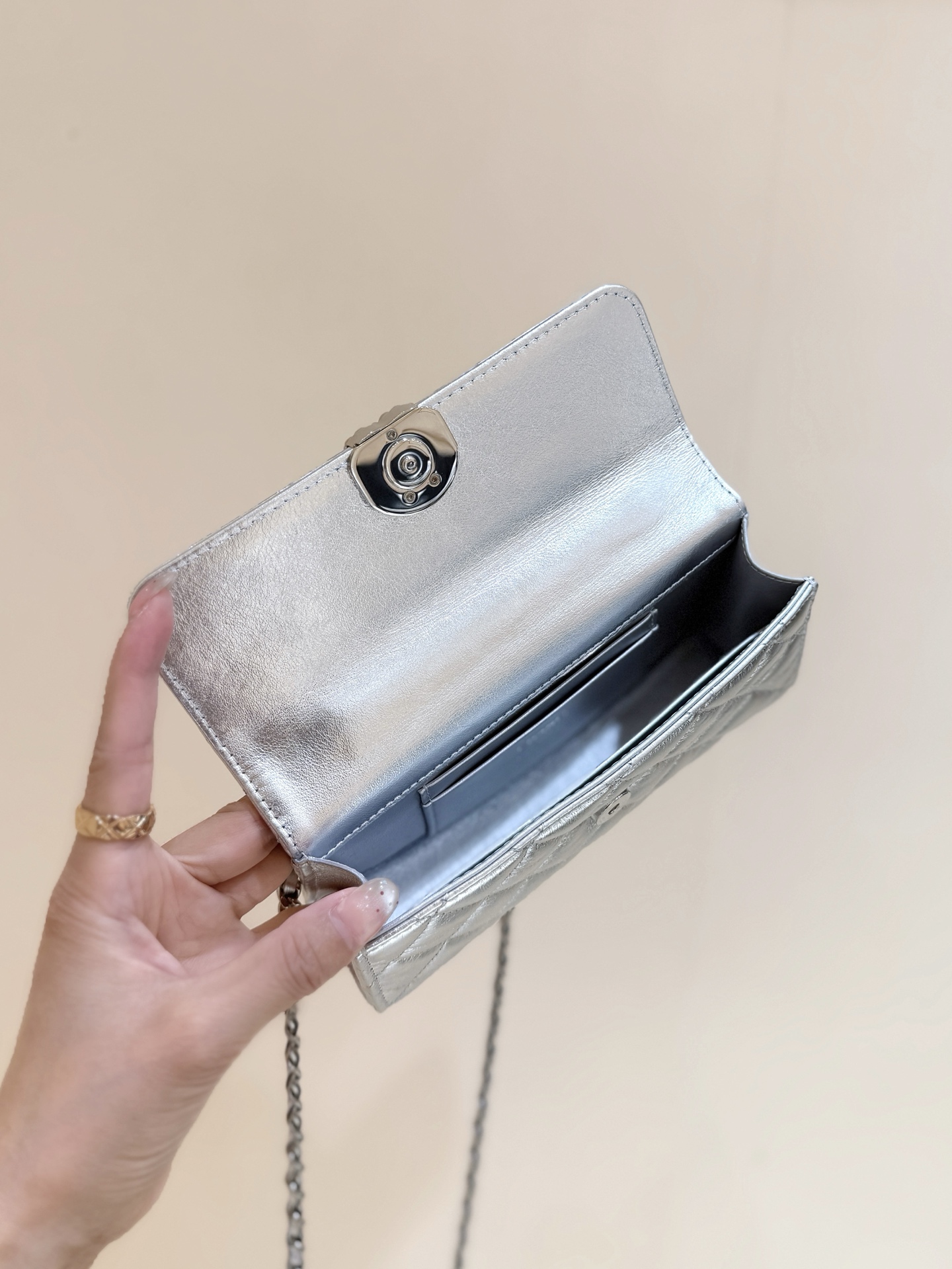 Bagsaaa Ch**el Phone Holder with Chain AP3238 Silver - 18cm