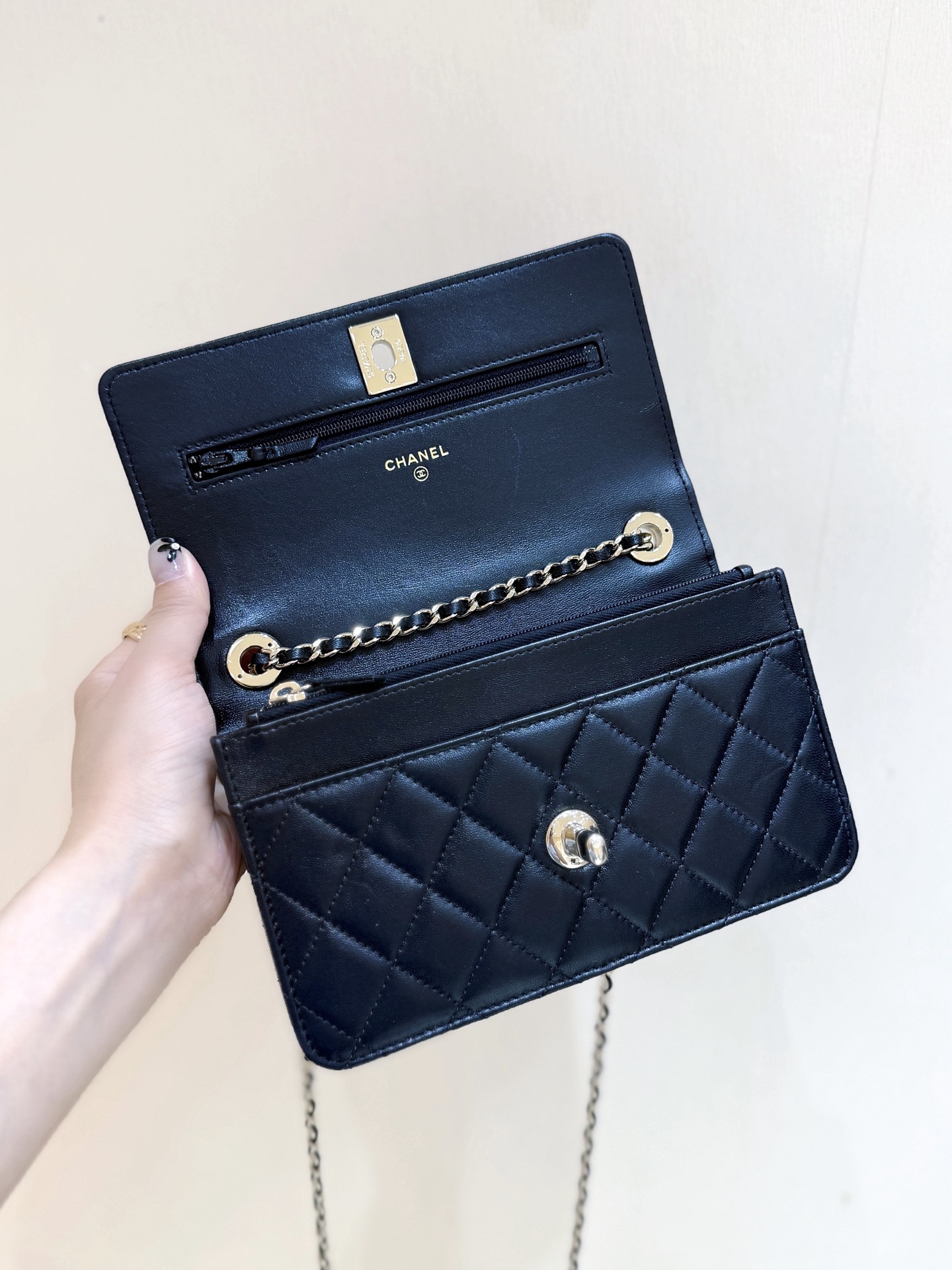 Bagsaaa Ch**el Wallet on Chain AP4323 Black - 12.3 x 19.2 x 3.5cm
