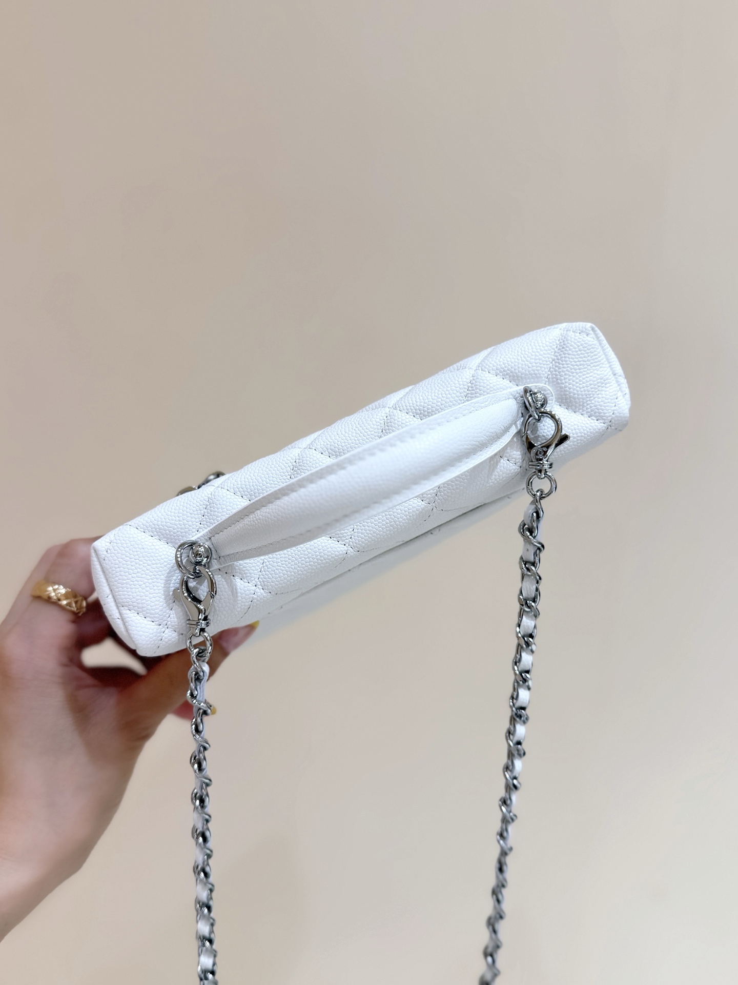 Bagsaaa Ch**el Vanity with Chain AP4854 White Caviar - 19.5cm