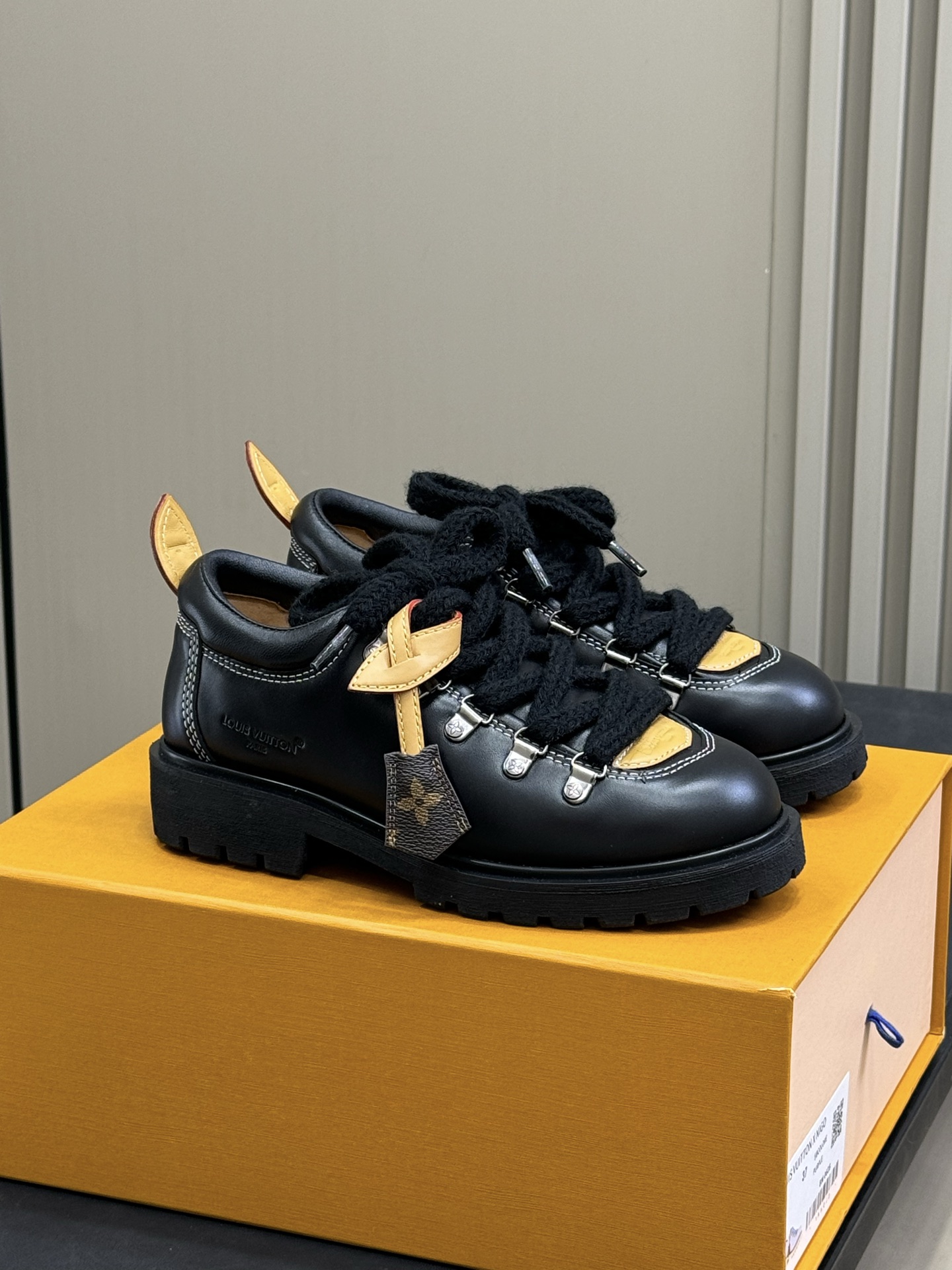 Bagsaaa LV Remix Derby black
