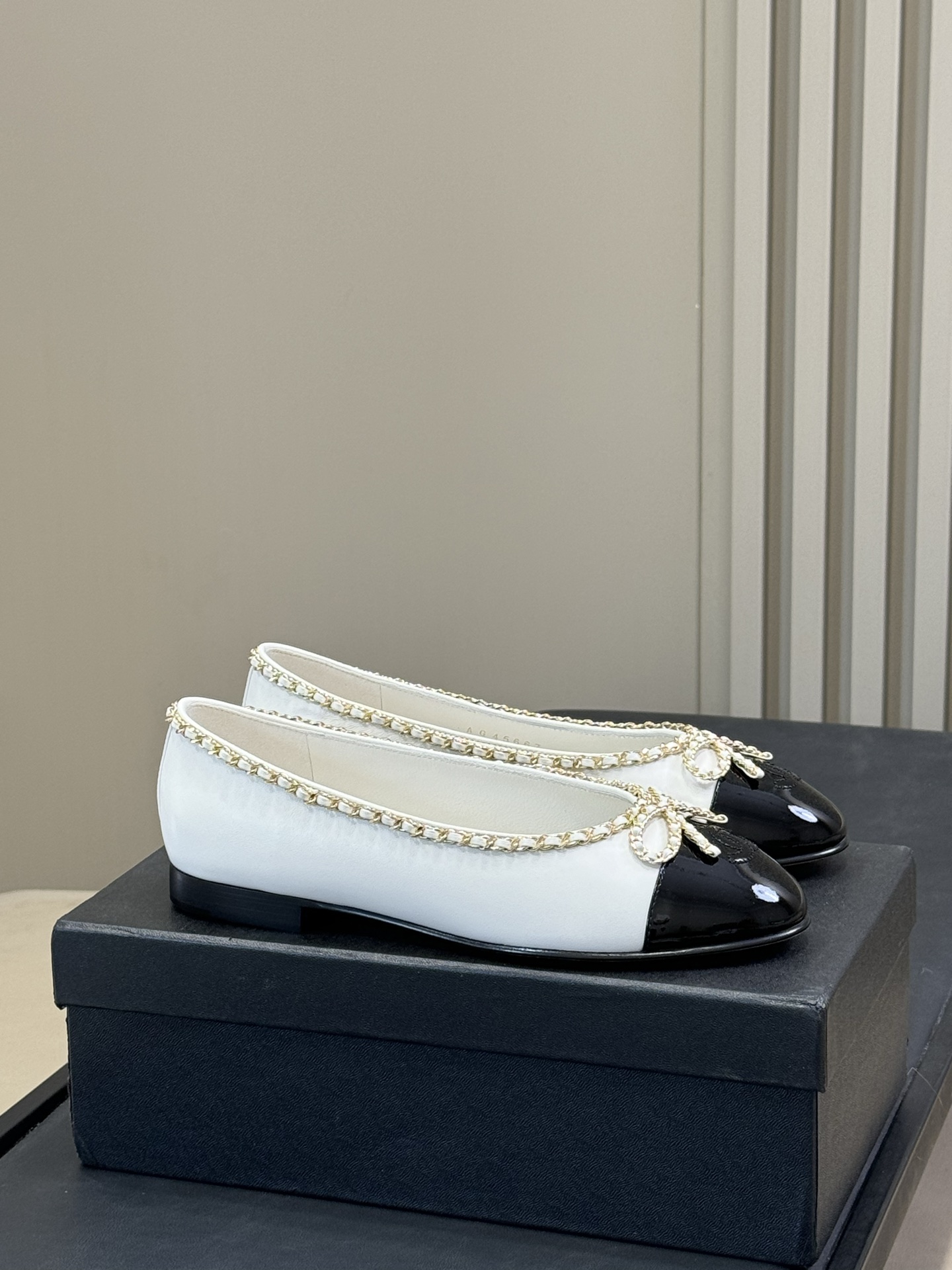 Bagsaaa Ch**el Ballet flats G46663 White Lambskin