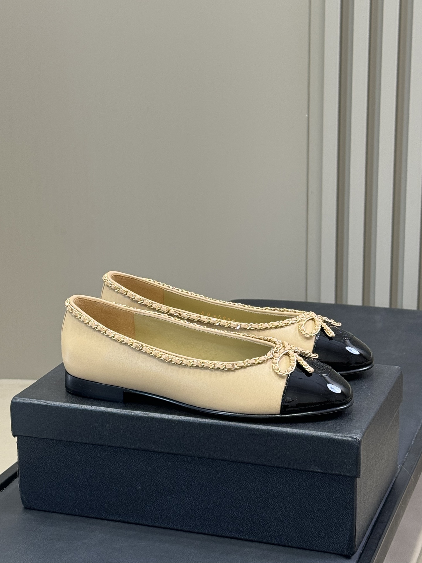 Bagsaaa Ch**el Ballet flats G46663 Beige Lambskin