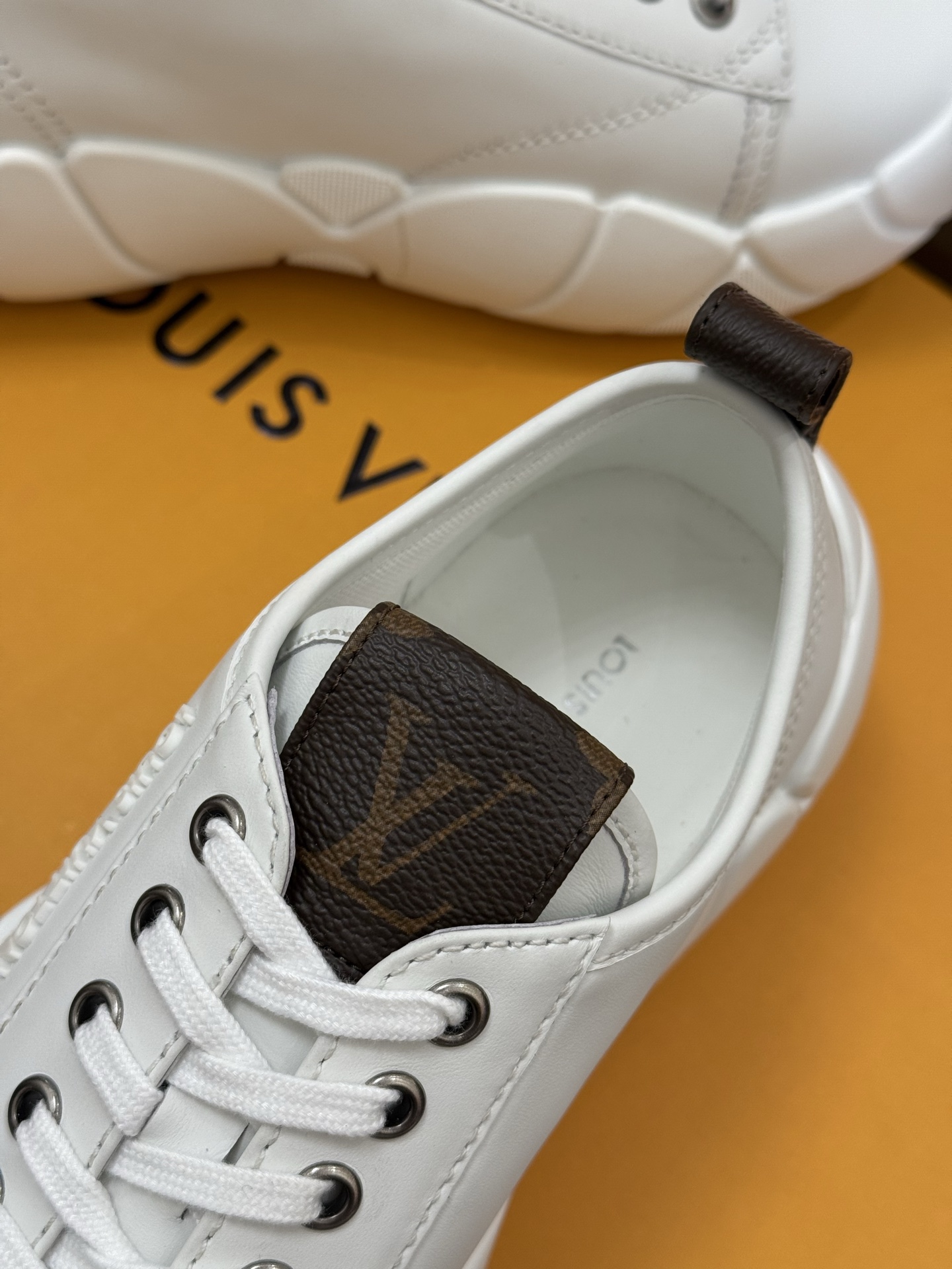 Bagsaaa LV Bubble Sneaker white