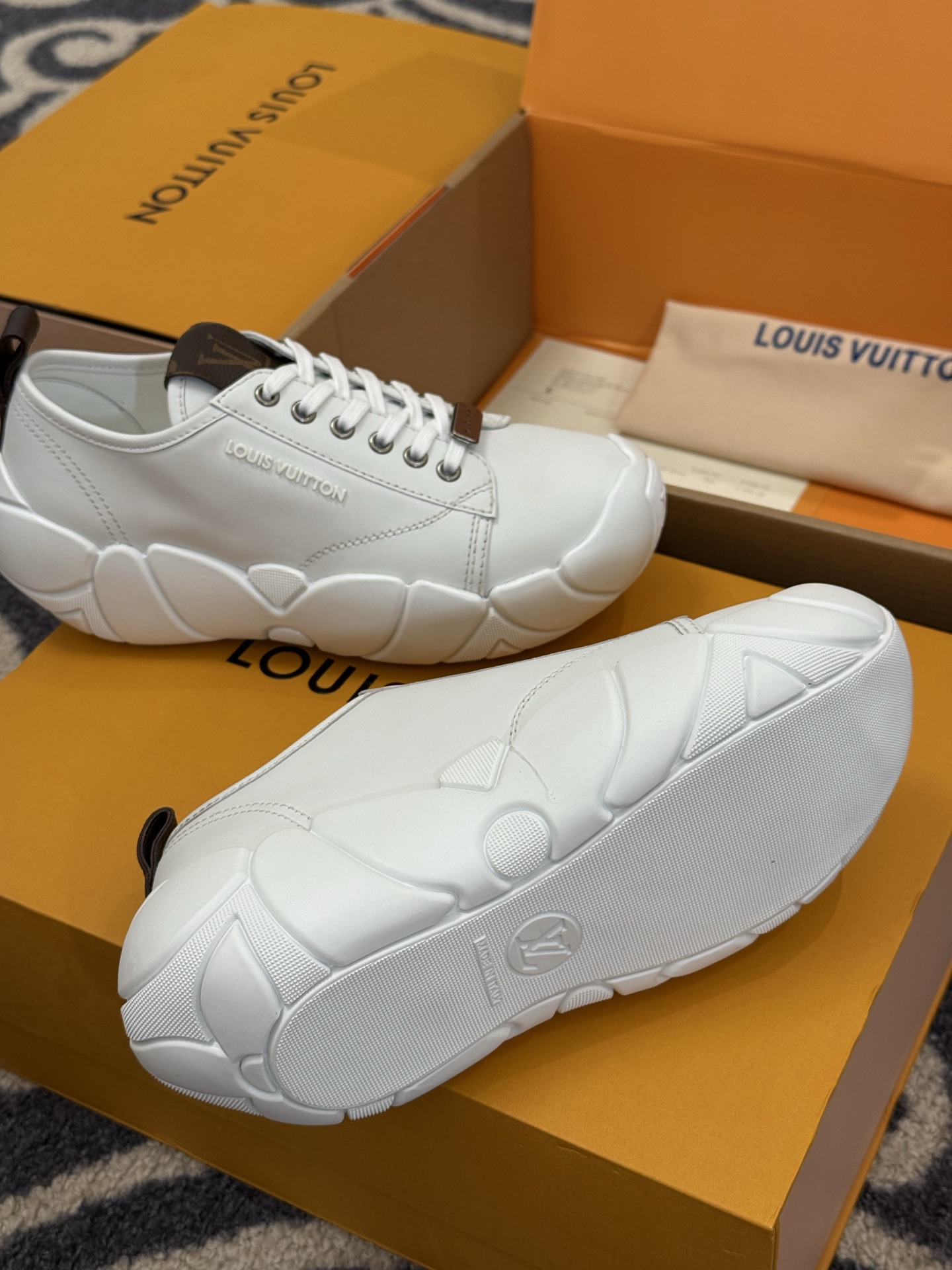 Bagsaaa LV Bubble Sneaker white