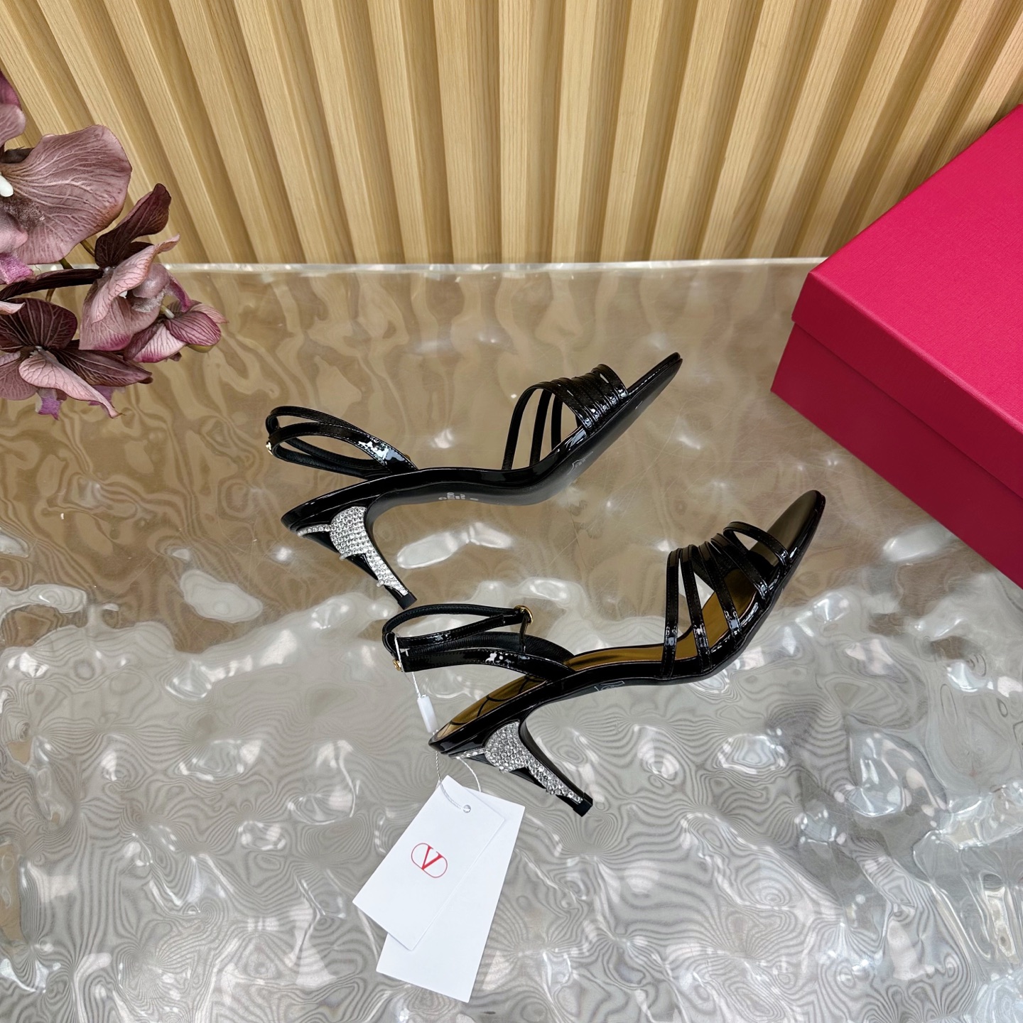 Bagsaaa Va1e*ntin0 Garavani ladycrush crystal-embellished leather heeled sandals