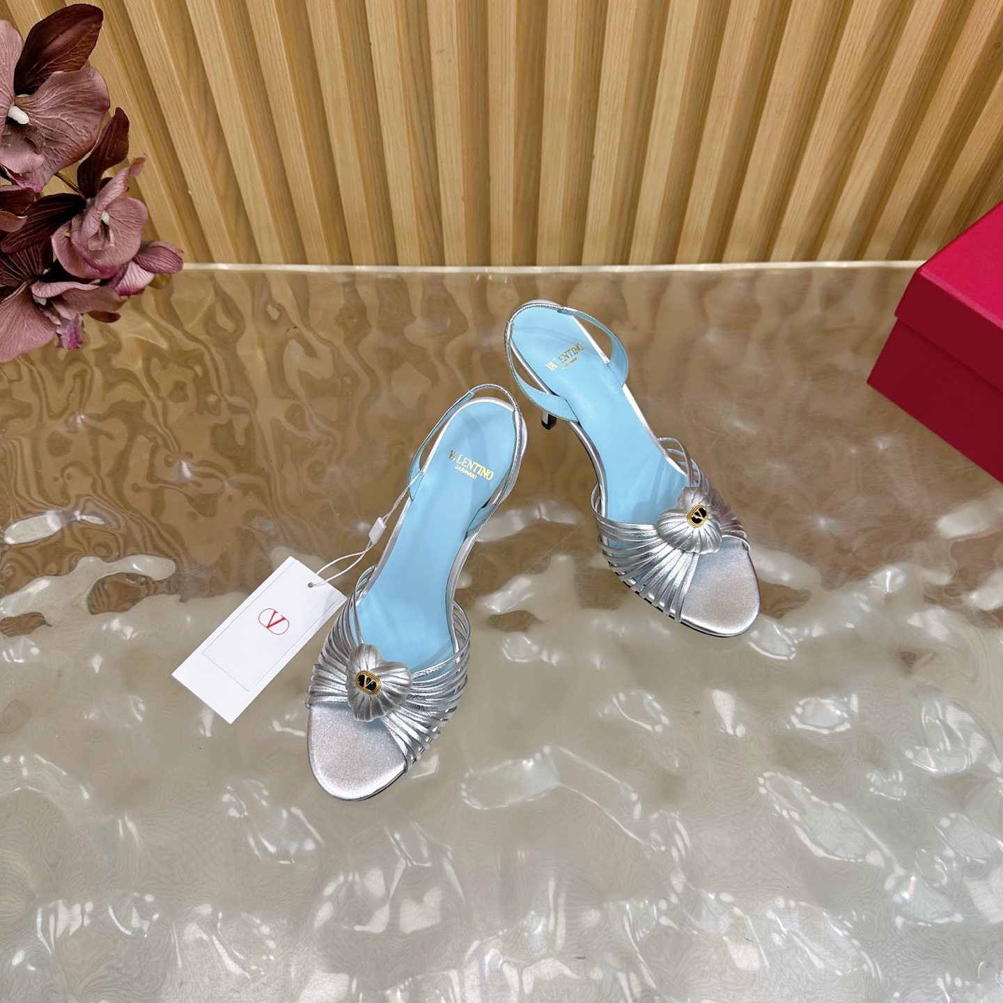 Bagsaaa Va1e*ntin0 Royal Sandal In Laminated Nappa Silver - 8.5cm
