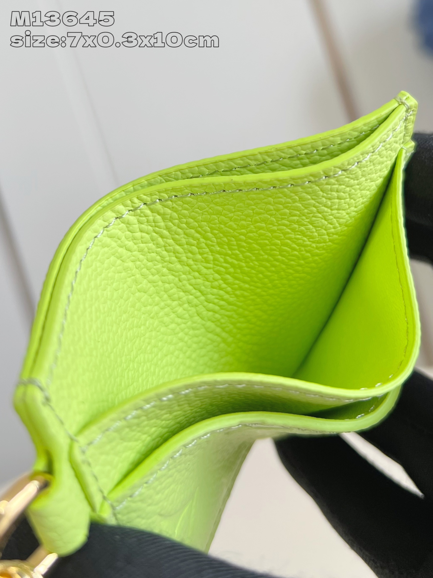 Bagsaaa M13645 LV Charms Card Holder green - 10.2cm