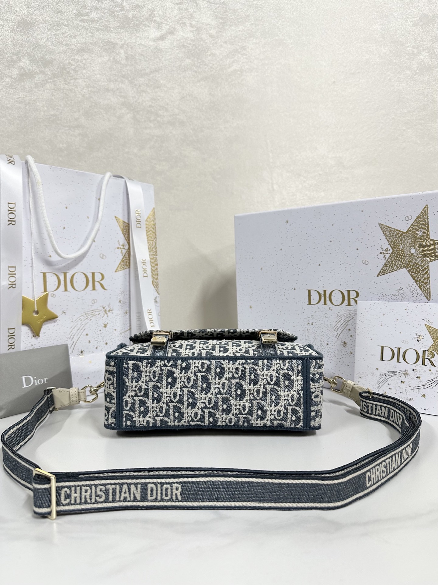 Bagsaaa D10r Small D10rcamp Bag Blue D10r Oblique Chambray-Effect Embroidery - 23cm
