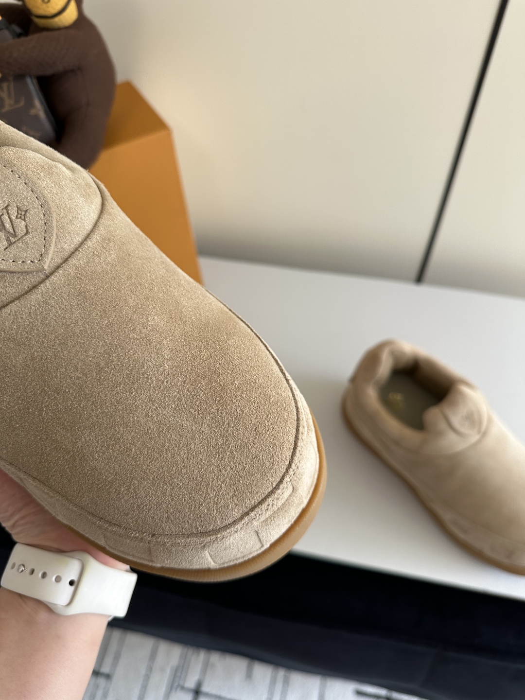 Bagsaaa LV Yeti Slip On Beige Suede