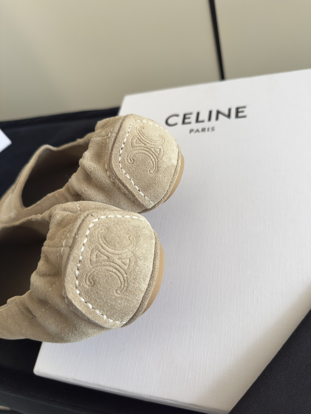 Bagsaaa Ce1i*e Adam Loafer In Suede Calfskin Beige