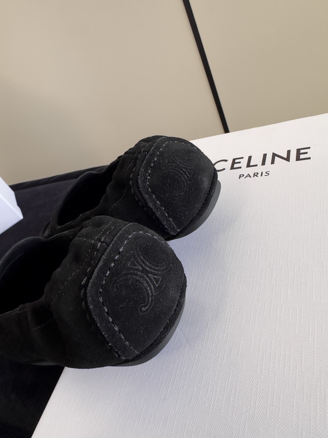 Bagsaaa Ce1i*e Adam Loafer In Suede Calfskin Black