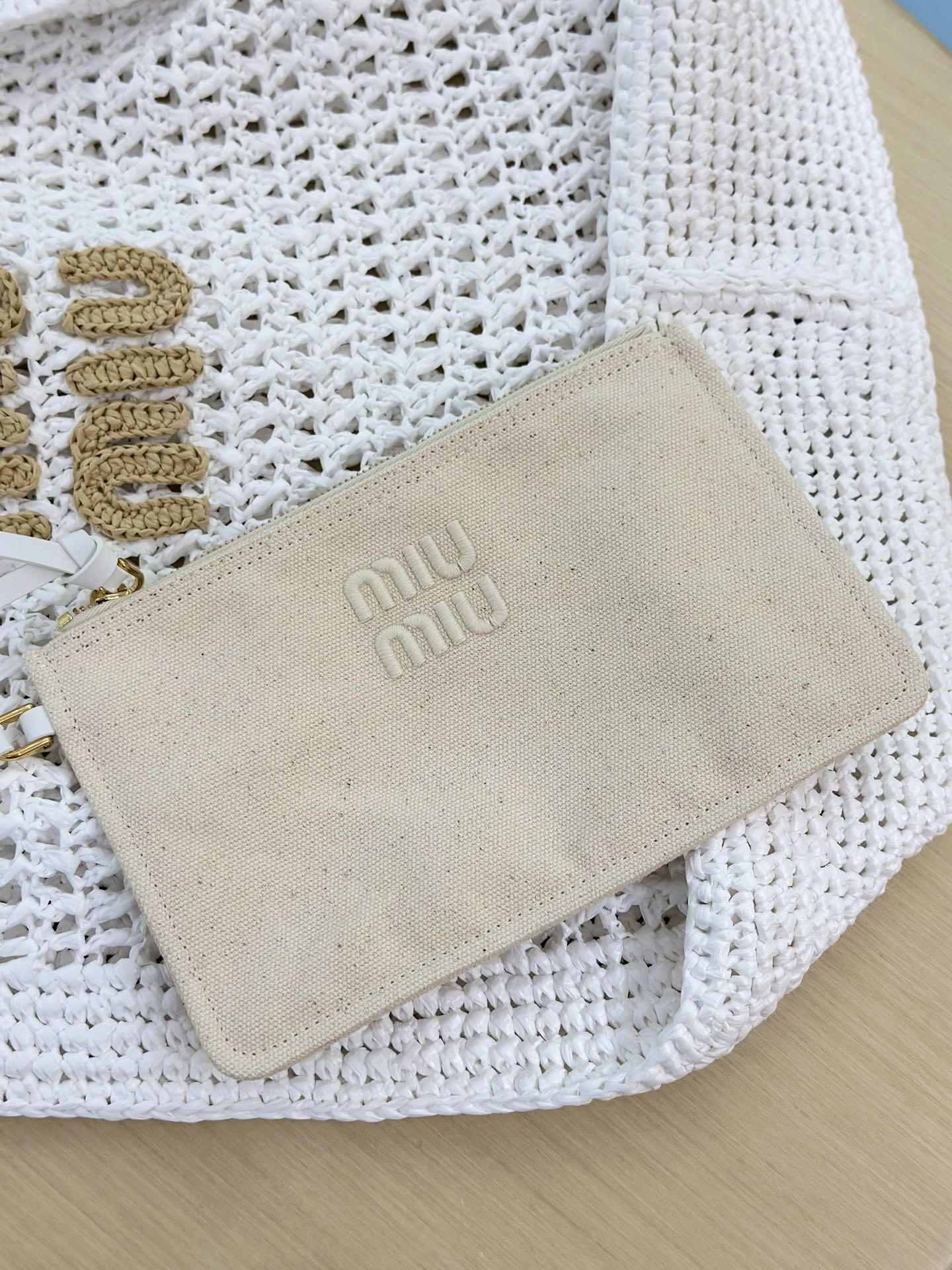 Bagsaaa Miu Miu Logo-Embroidered Cotton-Knit Tote Bag White - 44cm