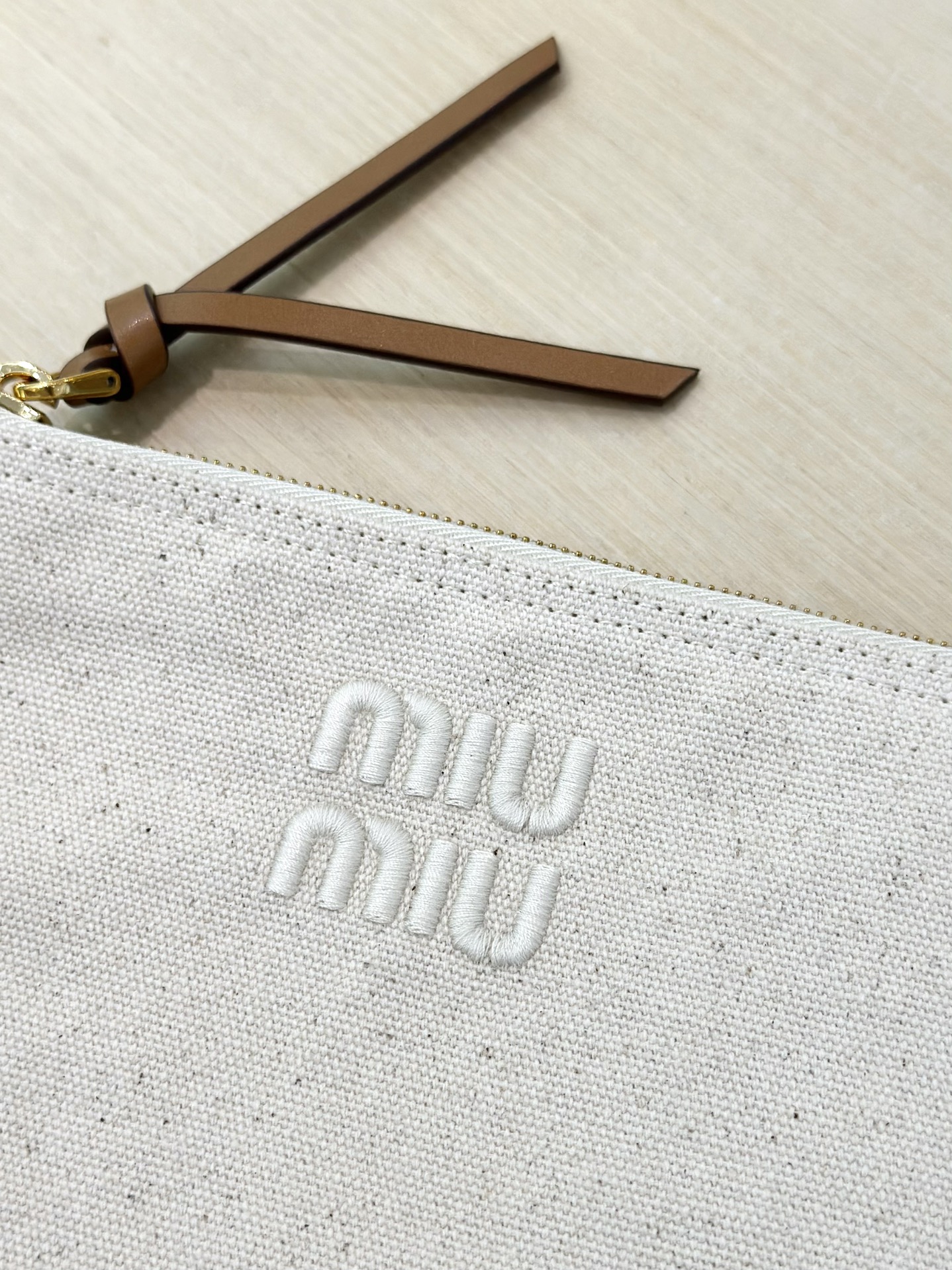 Bagsaaa Miu Miu Logo-Embroidered Cotton-Knit Tote Bag Beige - 44cm