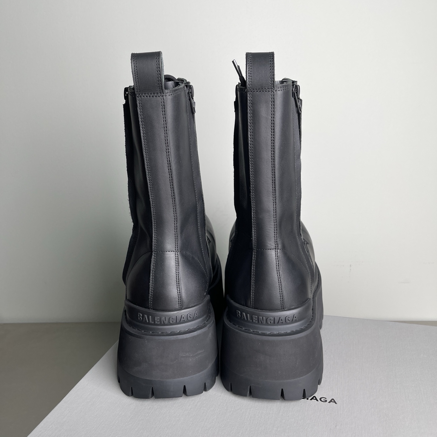 Bagsaaa Ba1en*iaga Giant Boot in black soft bullskin