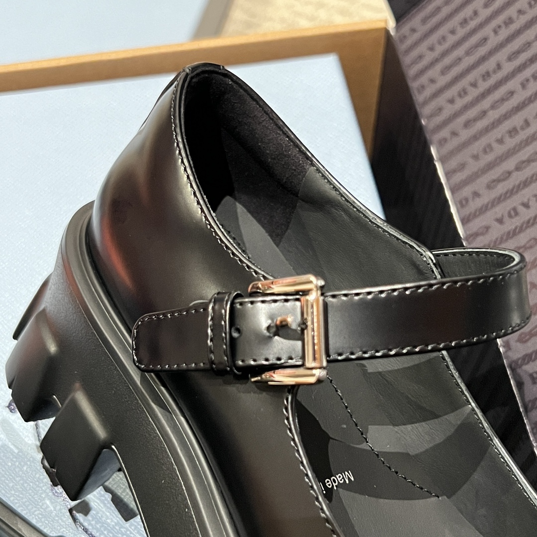 Bagsaaa Pra*a Brushed leather Monolith Mary Janes black