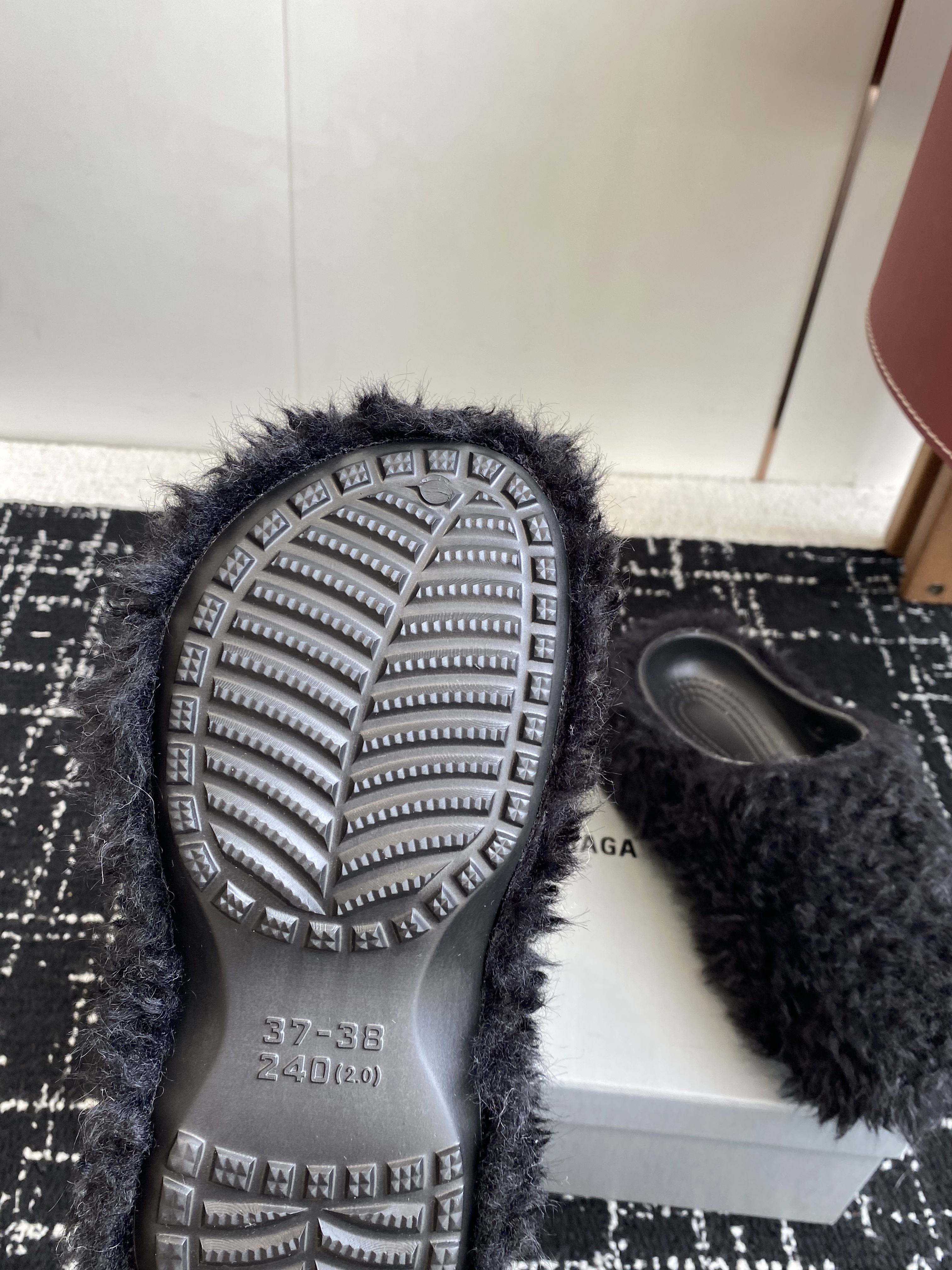 Bagsaaa Ba1en*iaga Faux Fur Mule Cr0c5 Slippers black