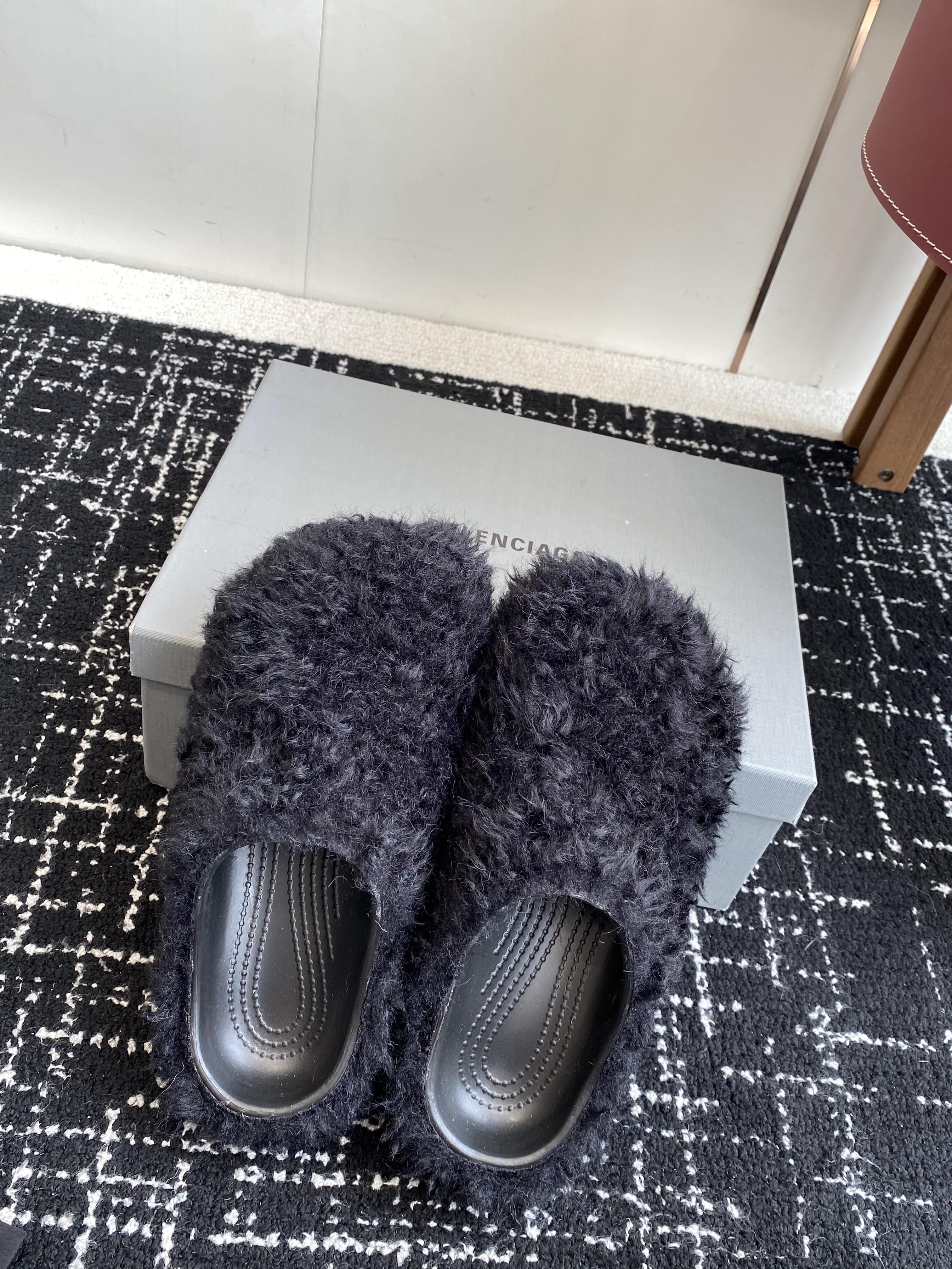 Bagsaaa Ba1en*iaga Faux Fur Mule Cr0c5 Slippers black