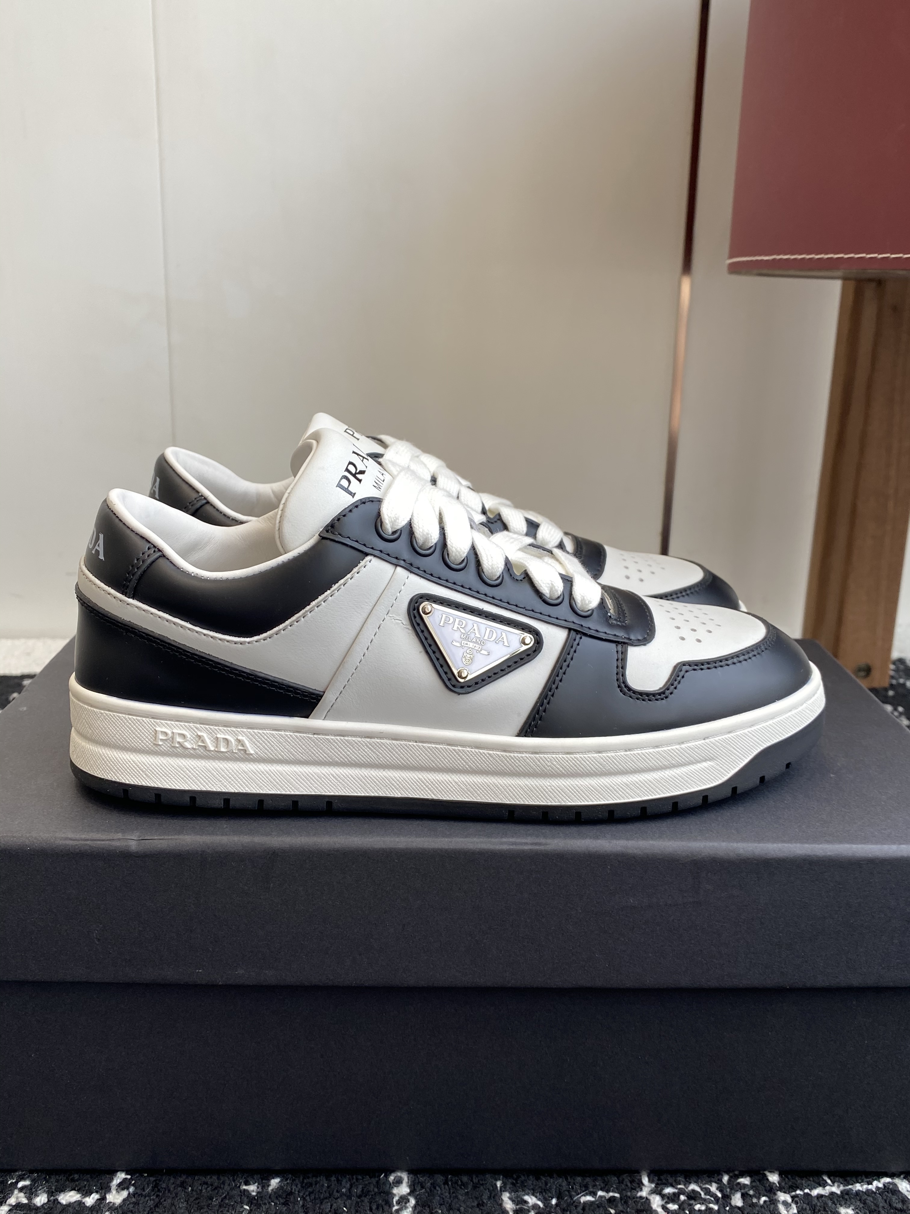 Bagsaaa Pra*a Downtown leather sneakers black