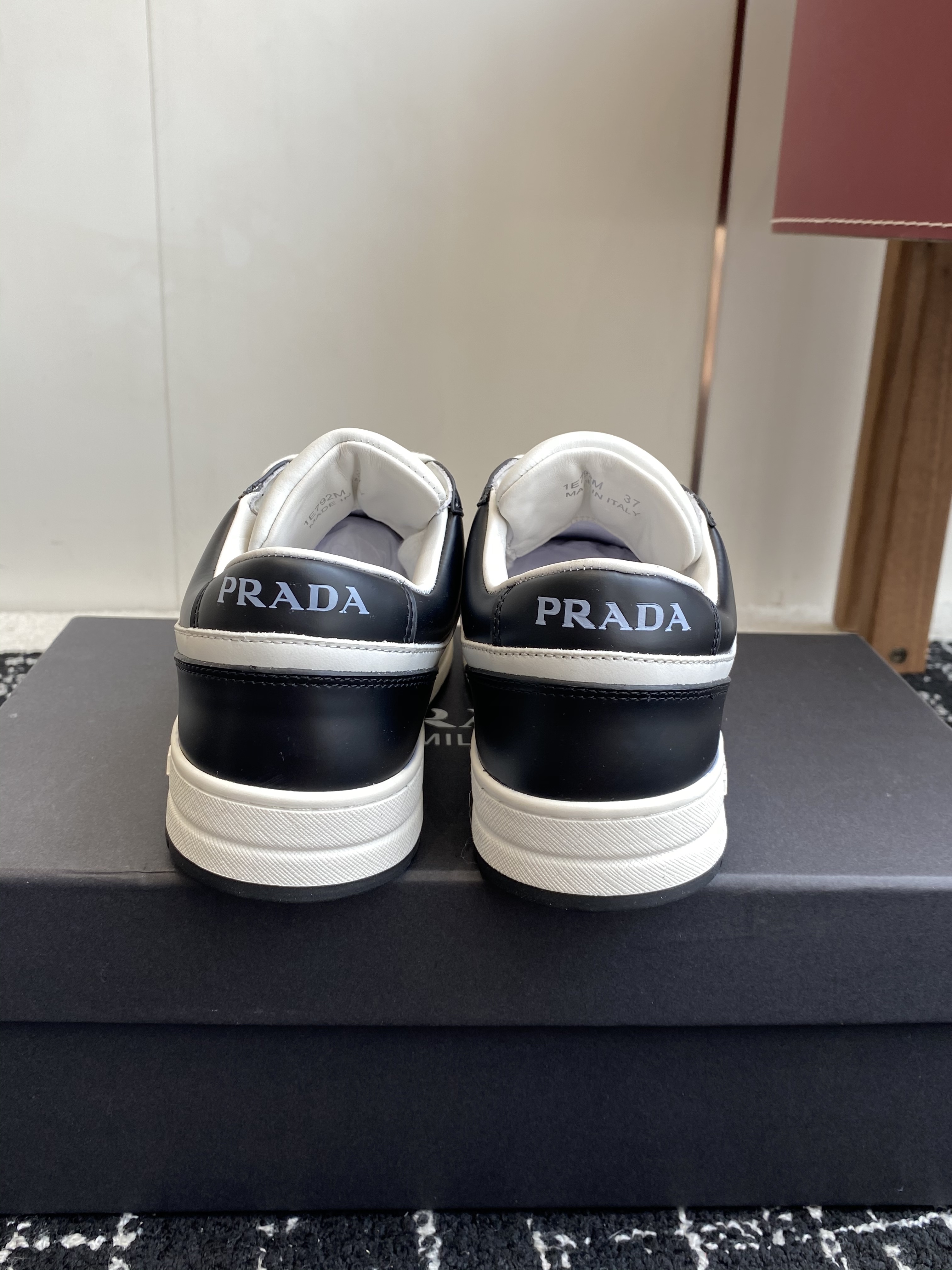 Bagsaaa Pra*a Downtown leather sneakers black