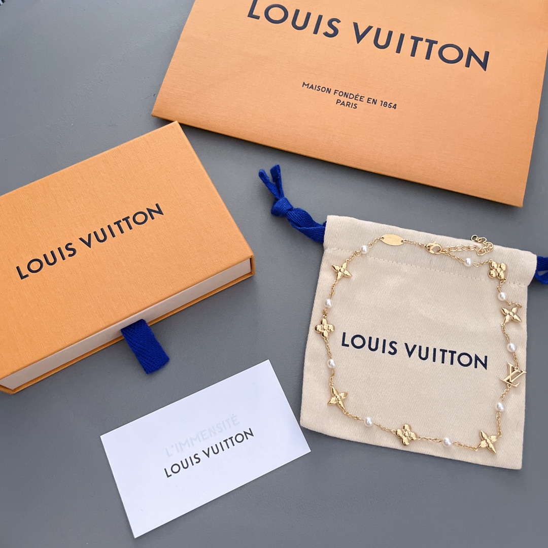 Bagsaaa LV Necklace 08