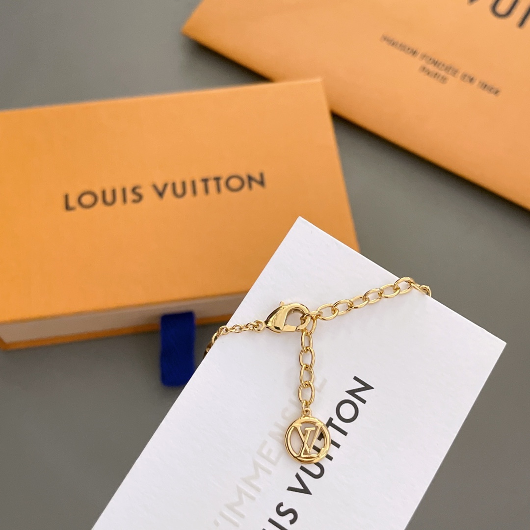 Bagsaaa LV Necklace 08