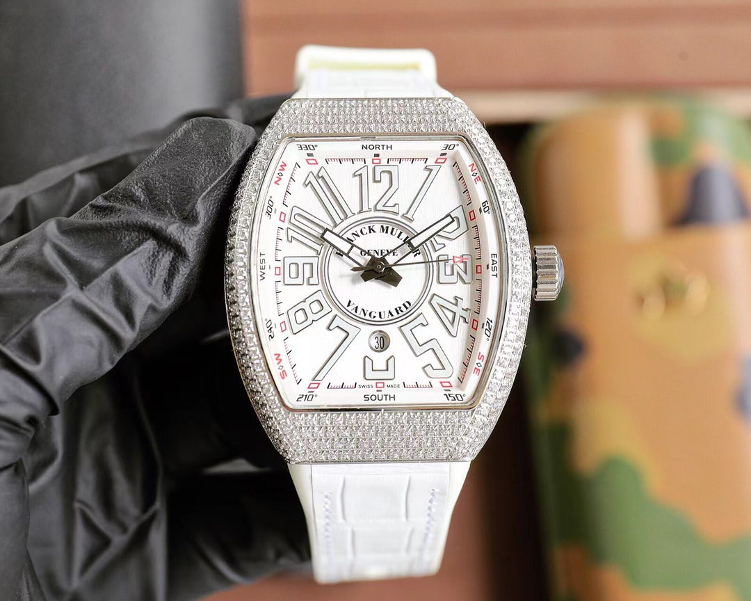 Bagsaaa Franck Muller Vanguard V45 SC DT watch white