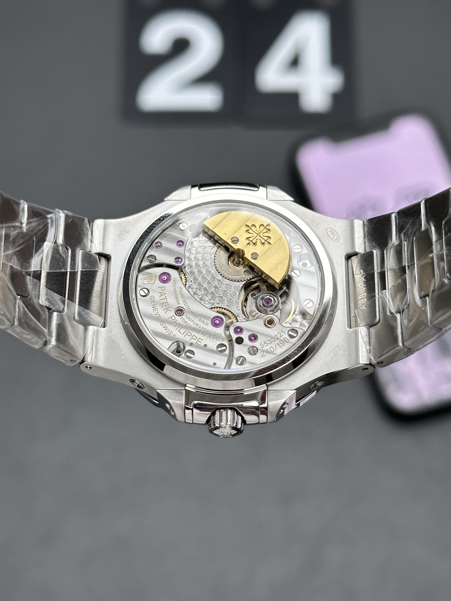 Bagsaaa Pat*k Phi1i*pe Nautilus Perpetual Calendar watch