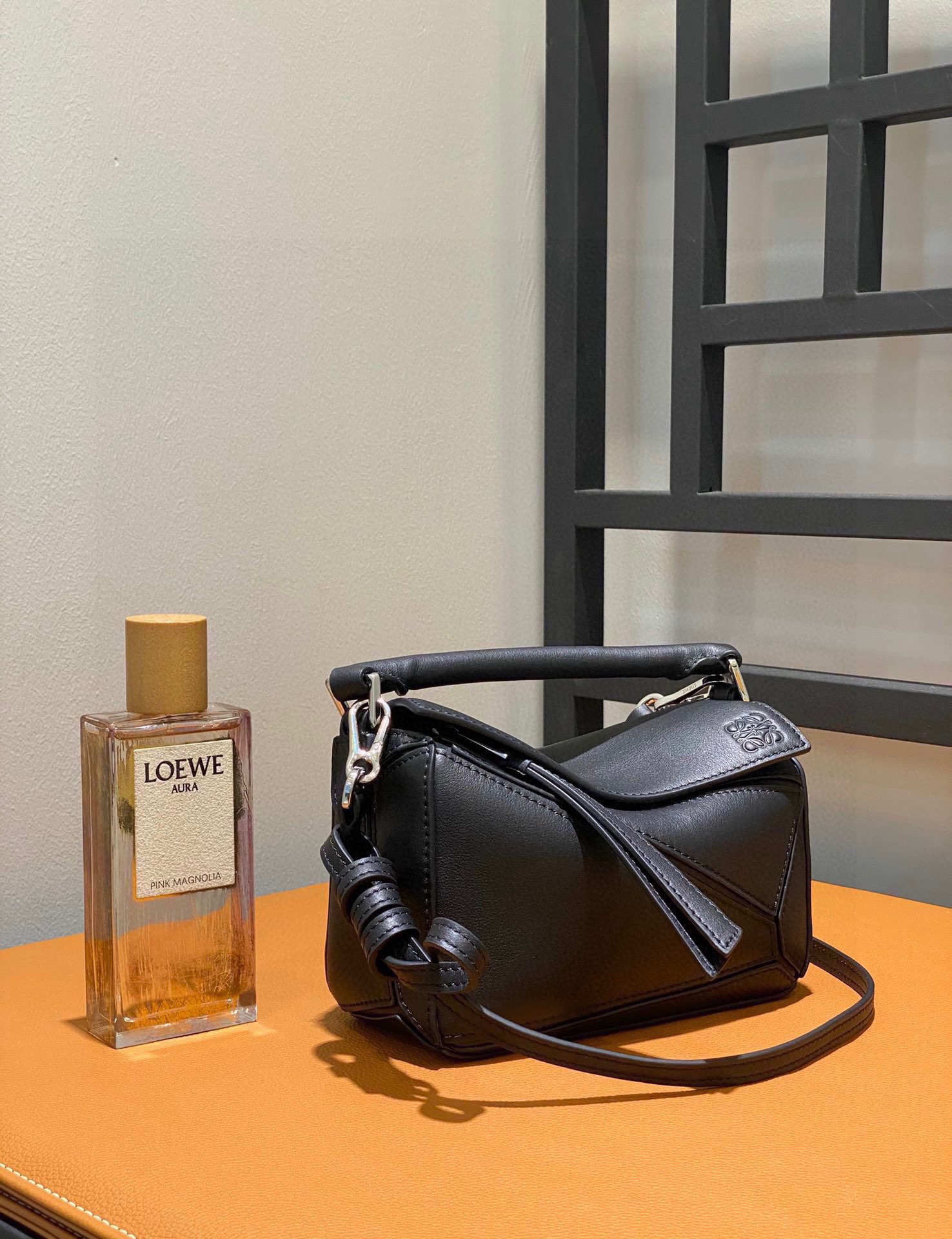 Bagsaaa L0ew* Mini Puzzle Black - 18cm