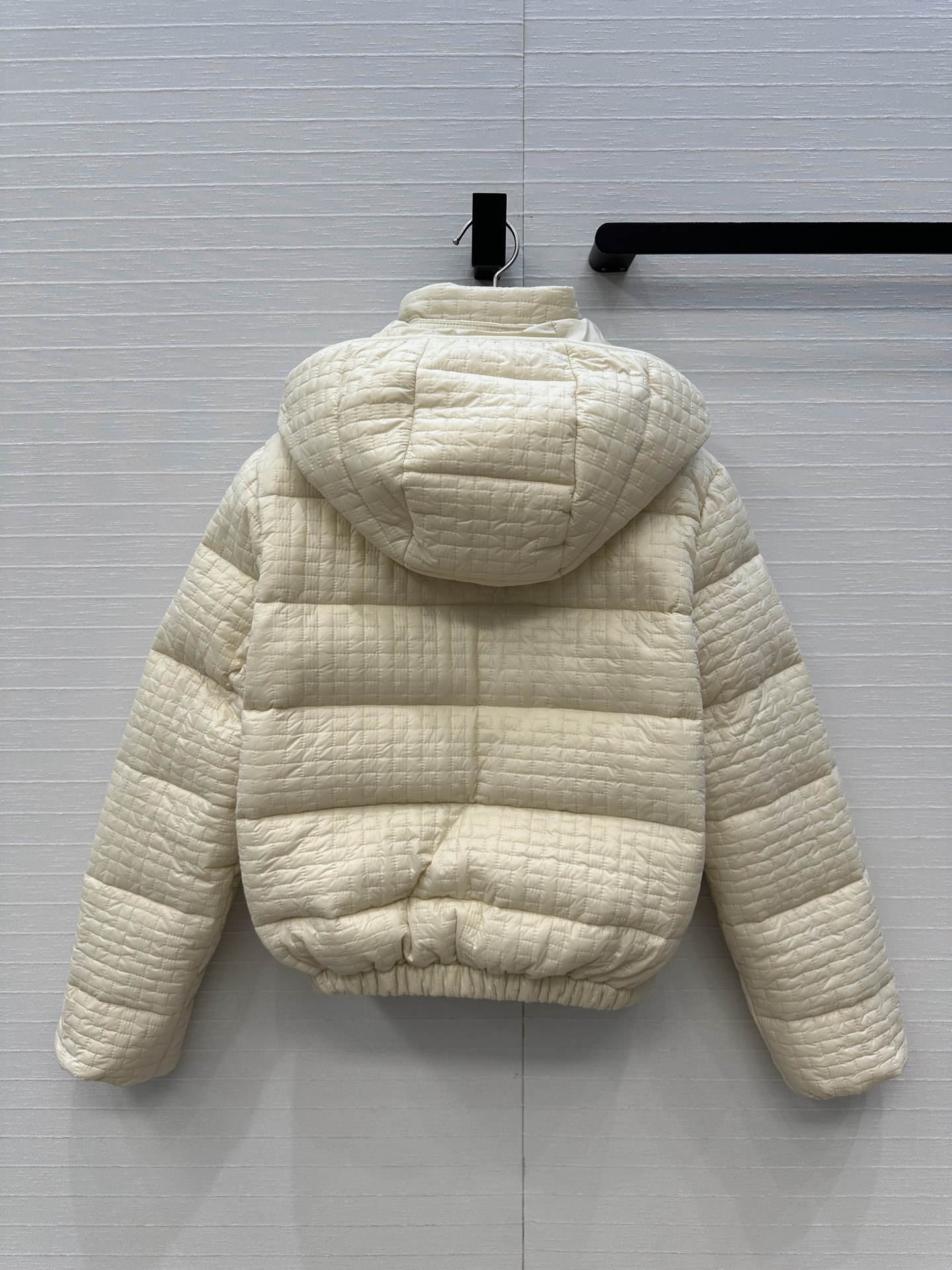 Bagsaaa Moncler Gisors down jacket off-white