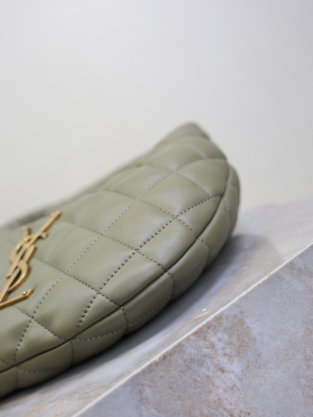 Bagsaaa Y51 ICARINO in quilted nappa 851689 Strong Moss - 17cm