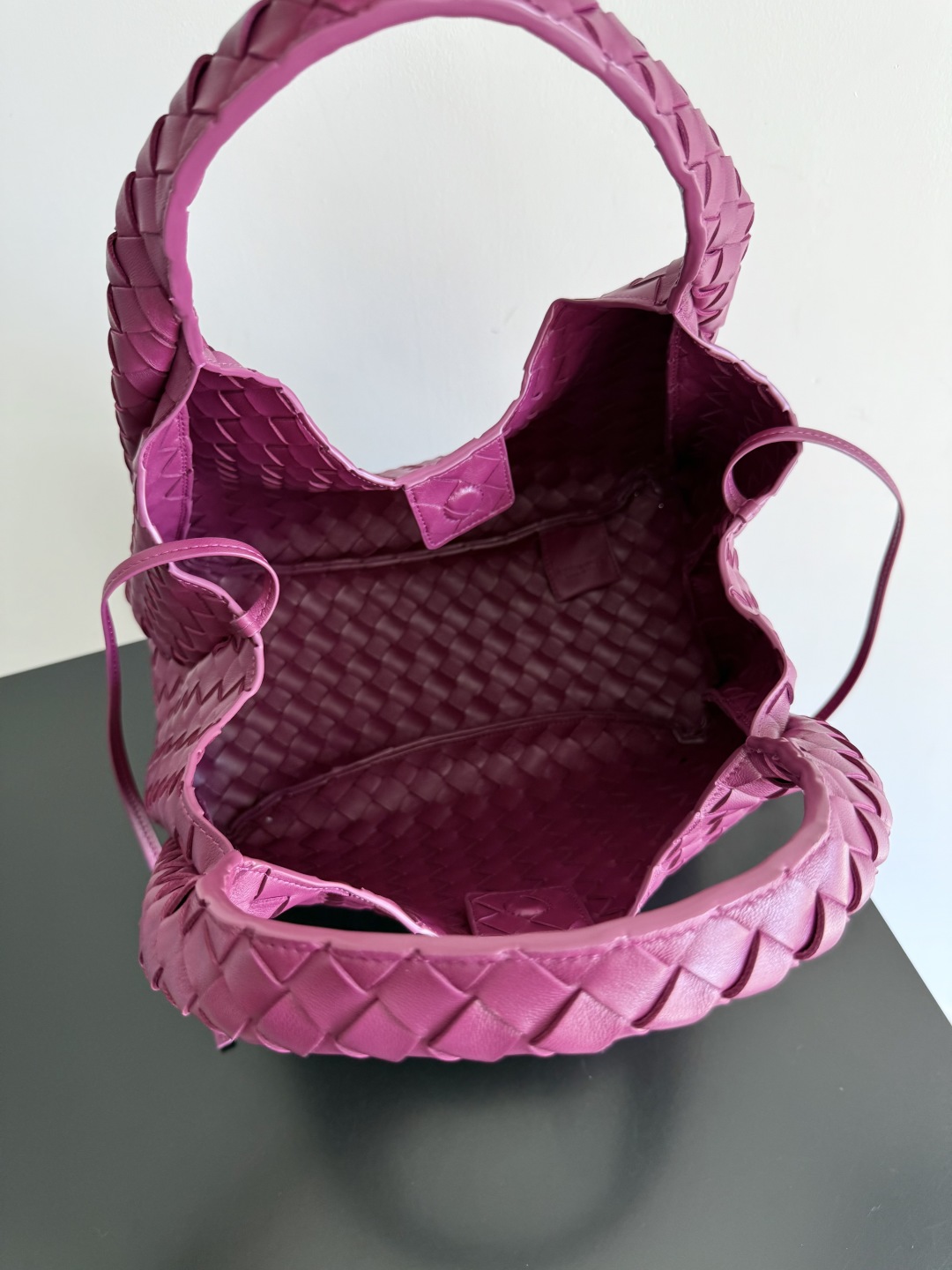 Bagsaaa B0tt*ga Ven*ta Campana Bag 844249 Beetroot - 33cm