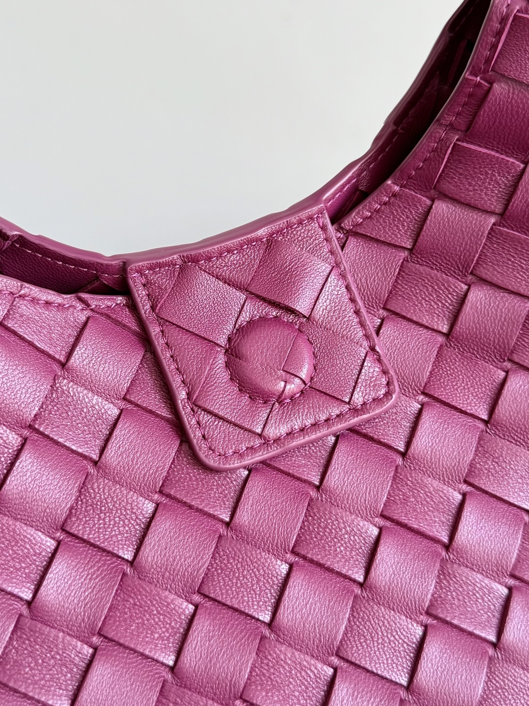 Bagsaaa B0tt*ga Ven*ta Campana Bag 844249 Beetroot - 33cm