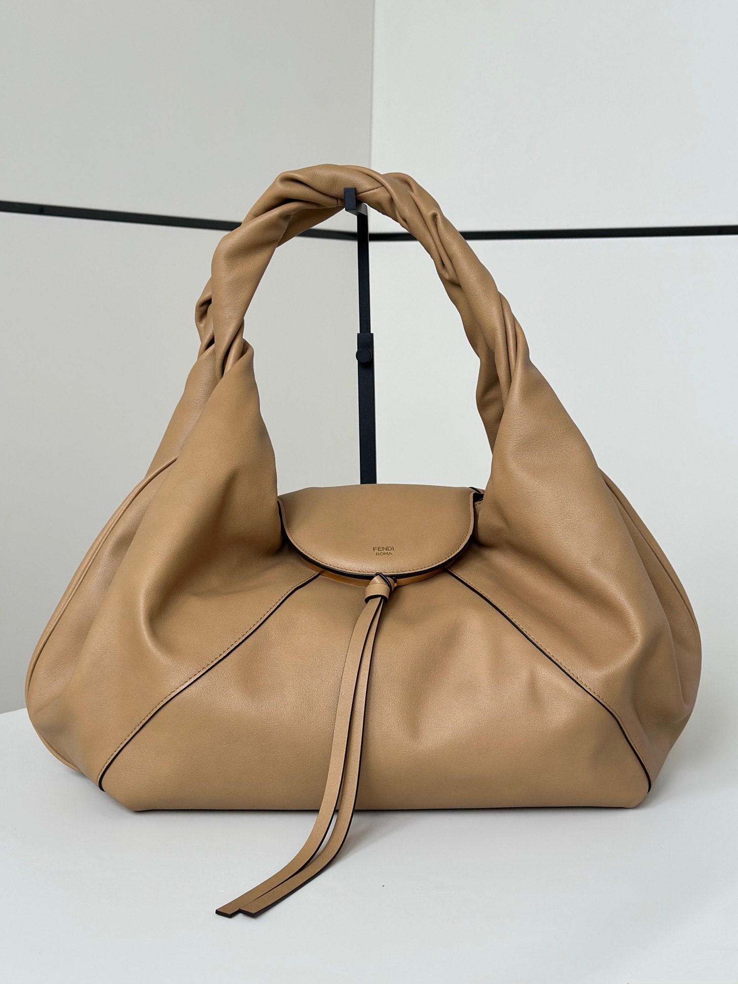 Bagsaaa F**di Large Spy Beige leather bag - 48 cm