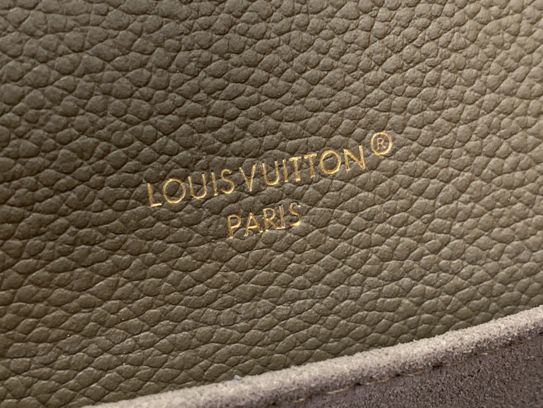 Bagsaaa LV M25910 Pochette Metis East West Smoke - 21.5cm