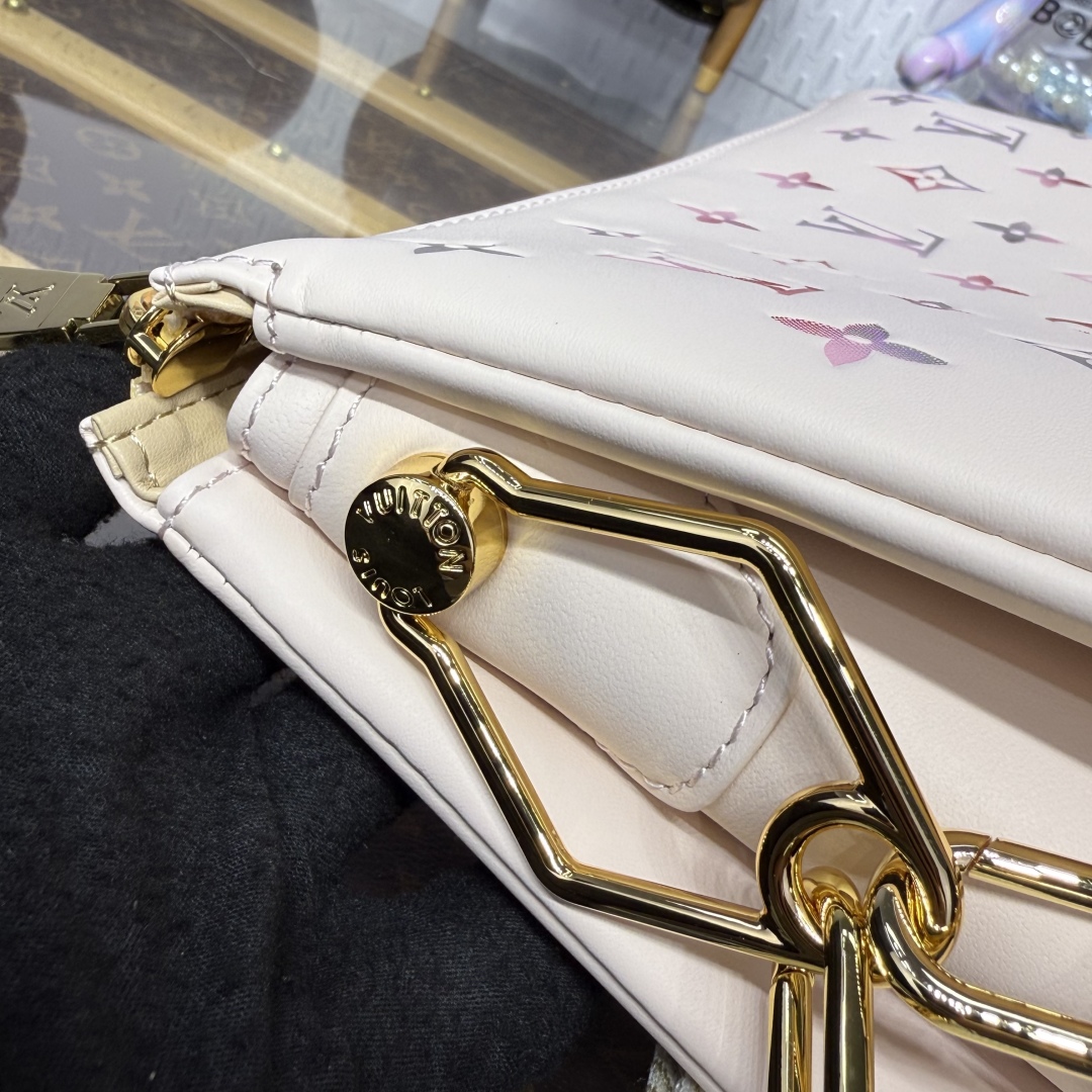 Bagsaaa LV M25507 Coussin PM Dream Cream - 26cm