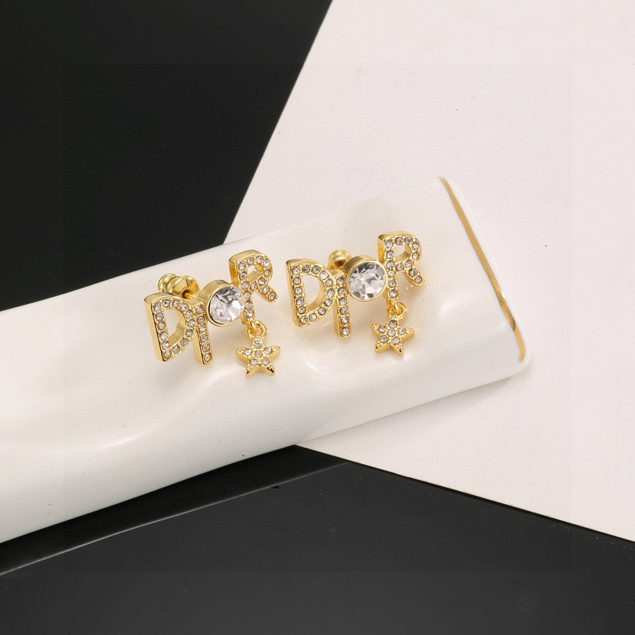 Bagsaaa D10r Earrings 22