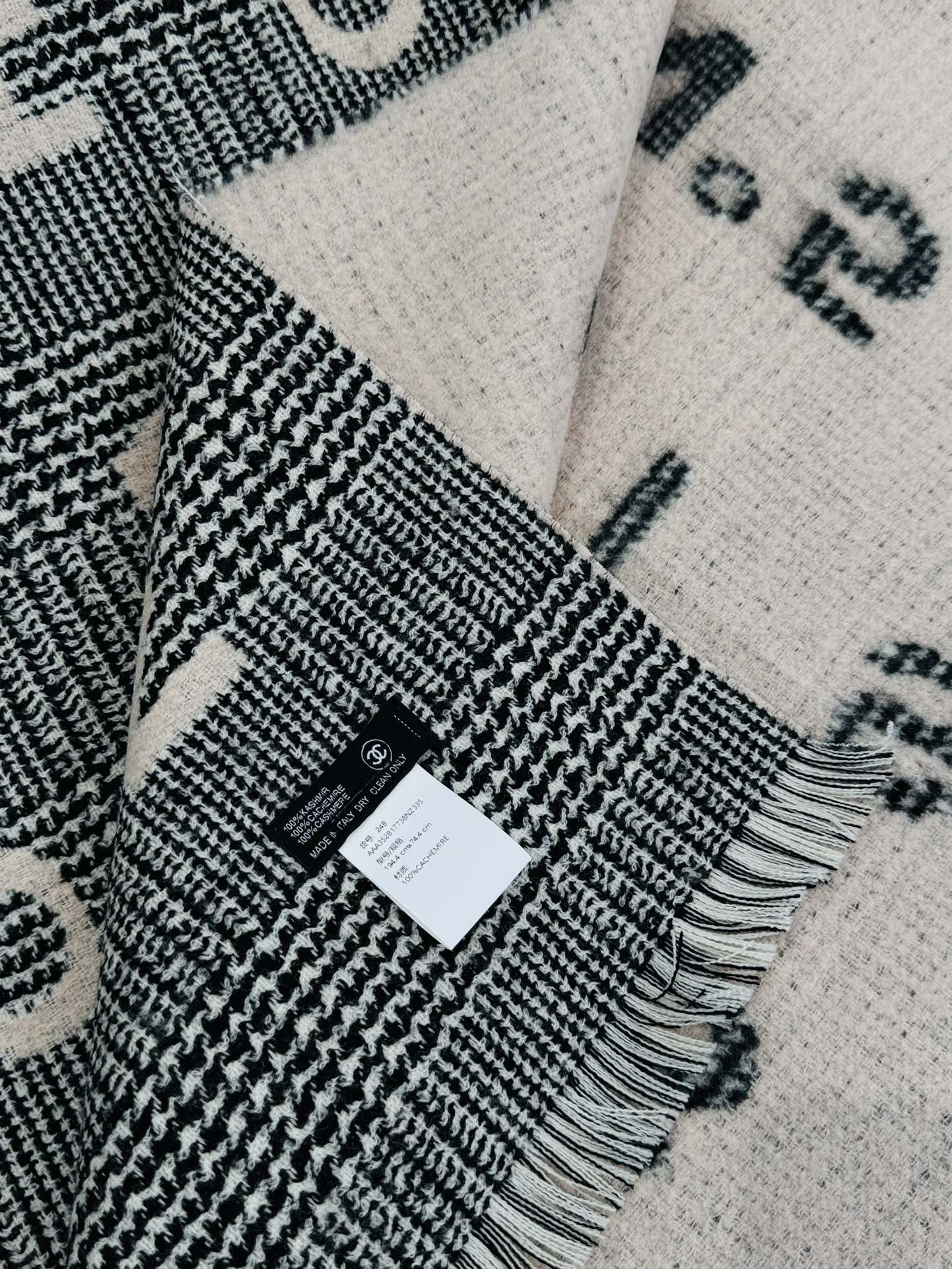 Bagsaaa Ch**el Scarf - 72x190cm