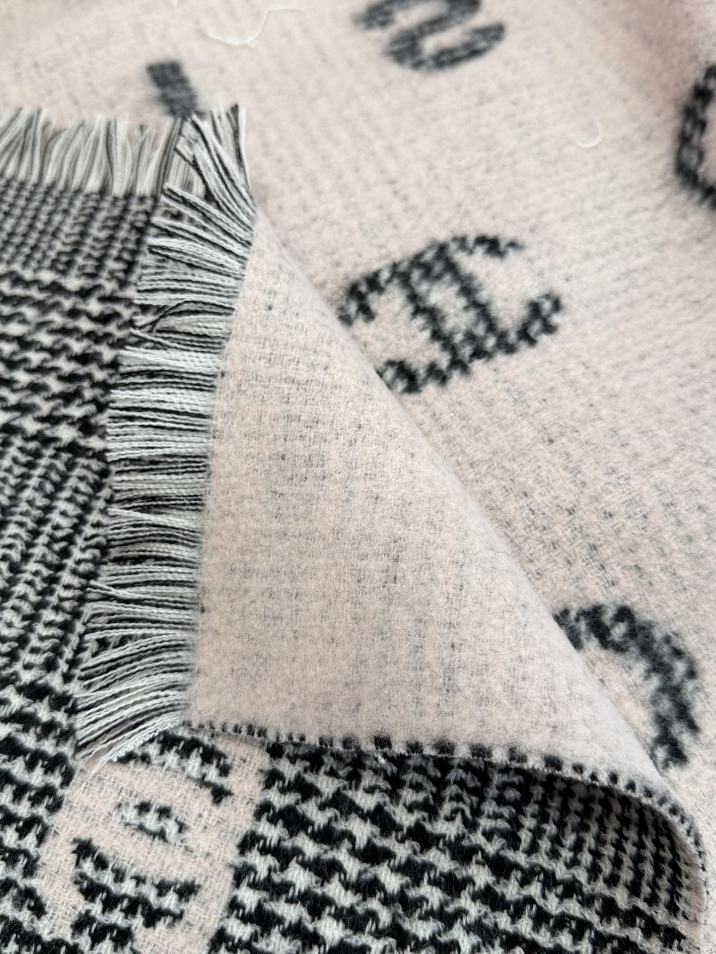 Bagsaaa Ch**el Scarf - 72x190cm