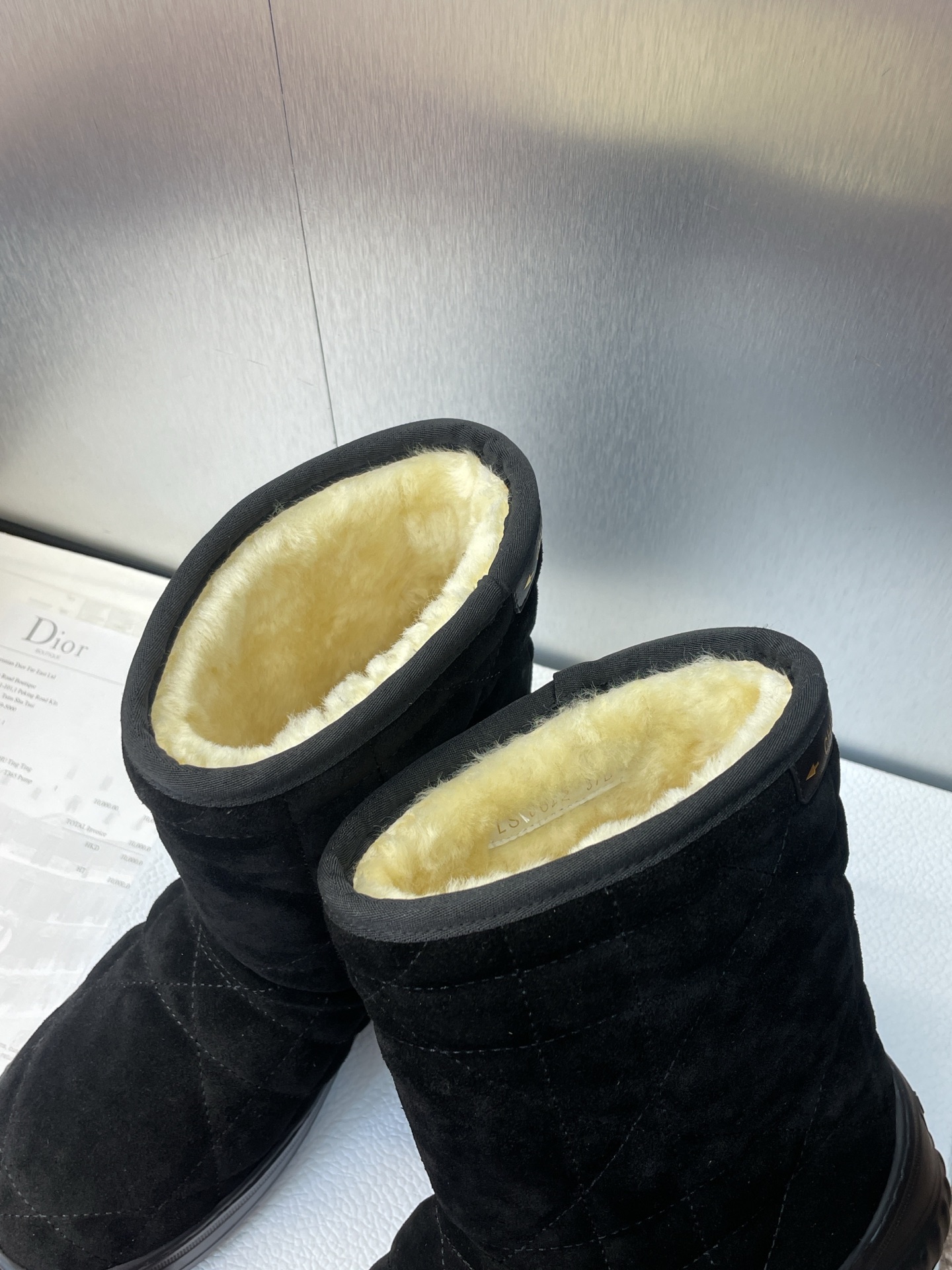 Bagsaaa D10r Frost Ankle Boot Black Cannage Suede and Ecru Lambskin Shearling
