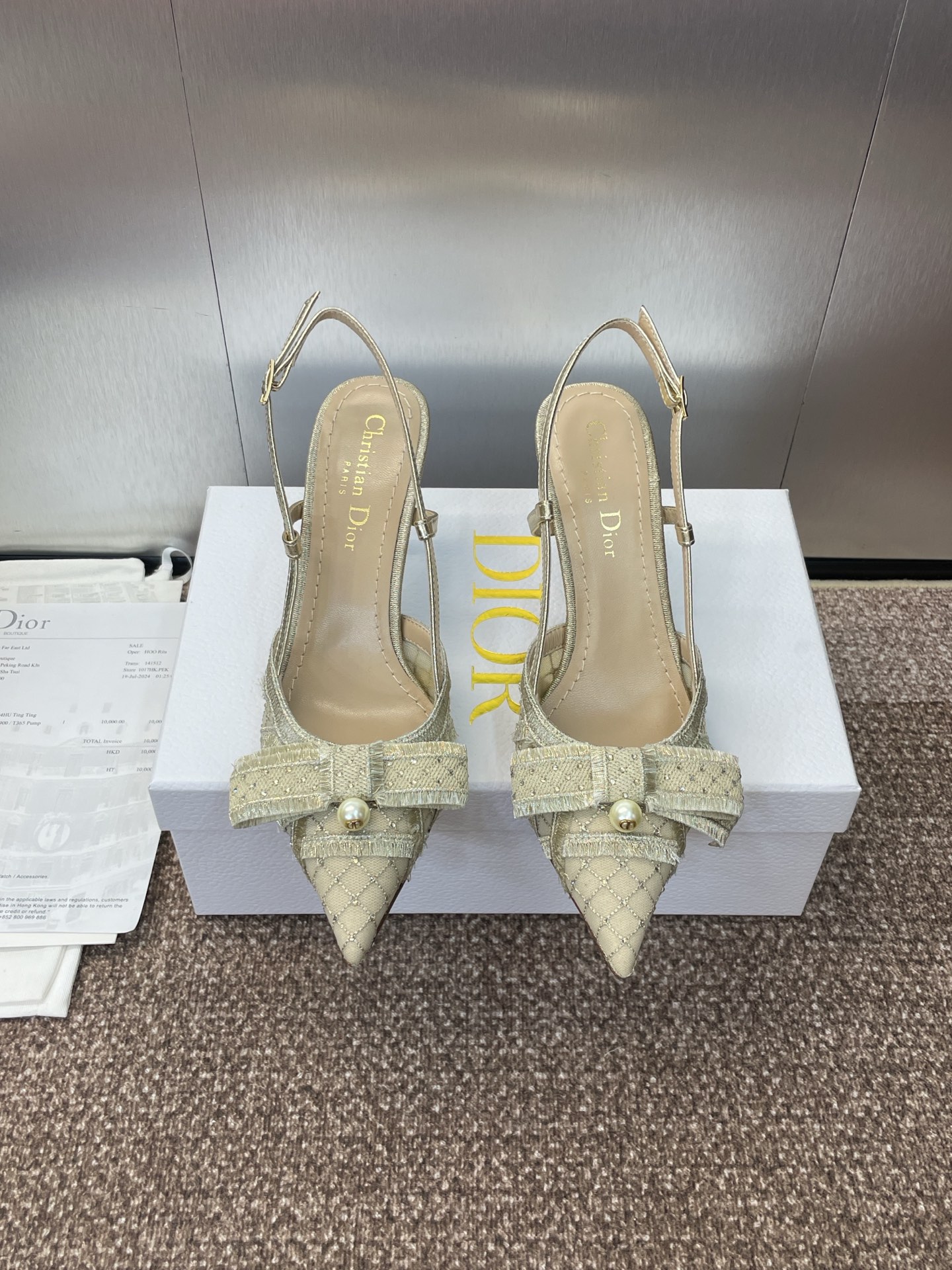 Bagsaaa D10r AD10rable Slingback Pump Transparent Mesh Embroidered with Gold-Tone Laminated Thread and Strass - 10cm