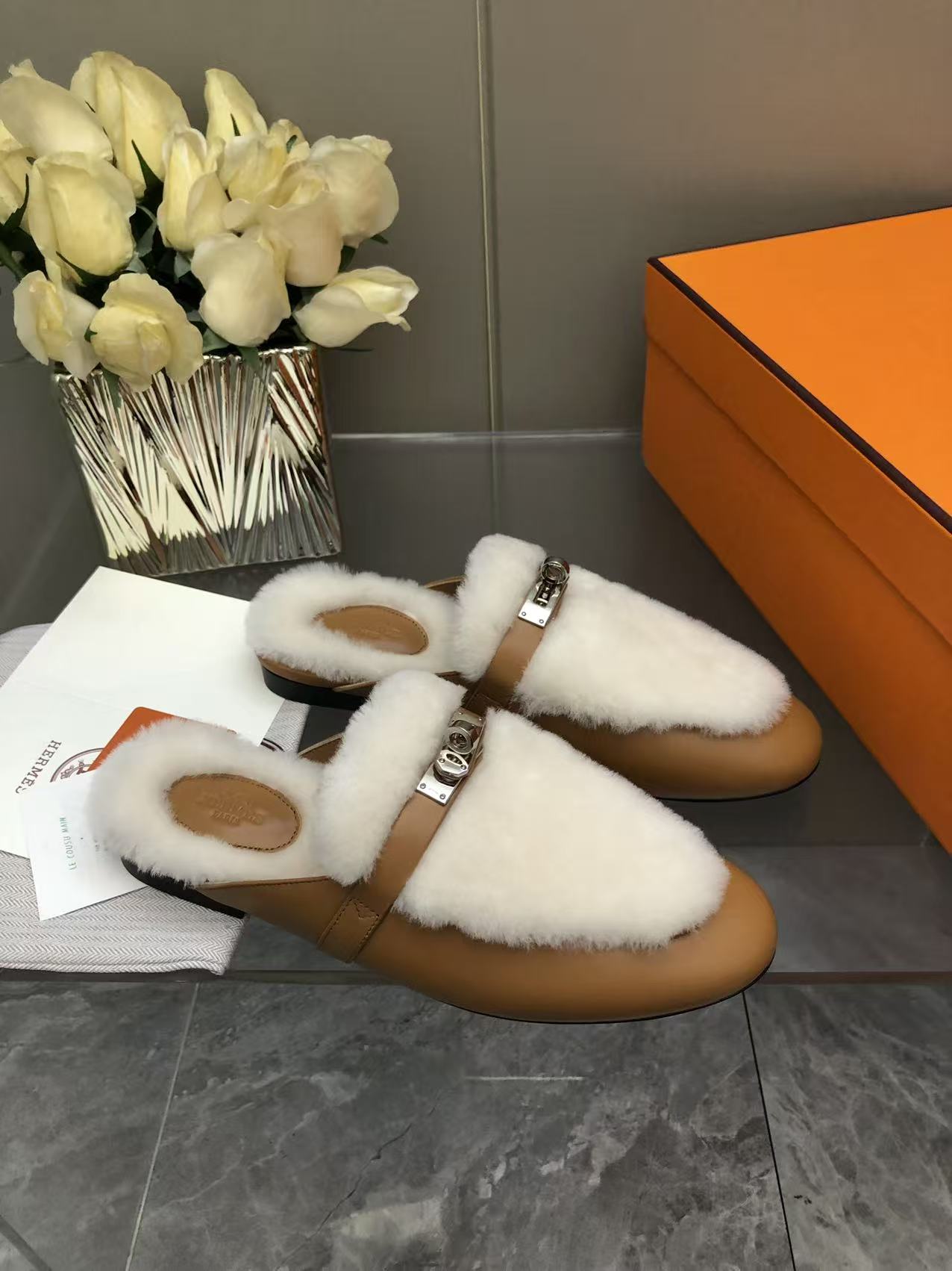 Bagsaaa H**me5 Oz mule brown & shearling